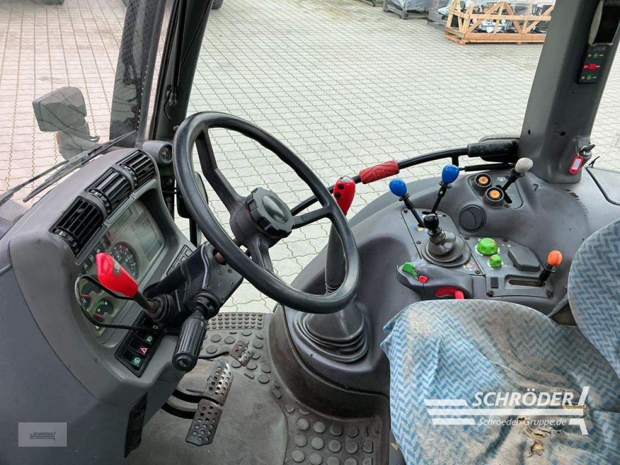 Traktor типа Deutz-Fahr AGROTRON 115 MK 3, Gebrauchtmaschine в Hemmoor (Фотография 15)