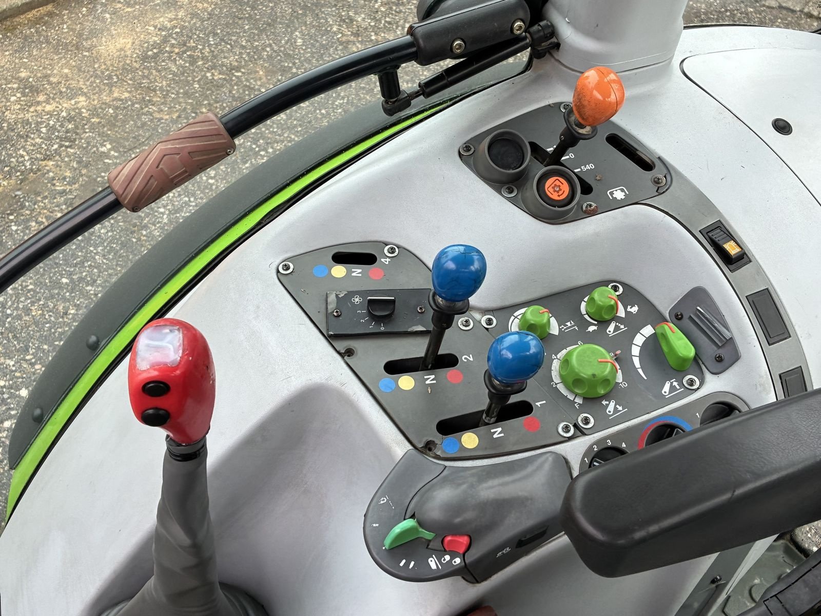 Traktor от тип Deutz-Fahr Agrotron 120, Gebrauchtmaschine в Villach (Снимка 8)