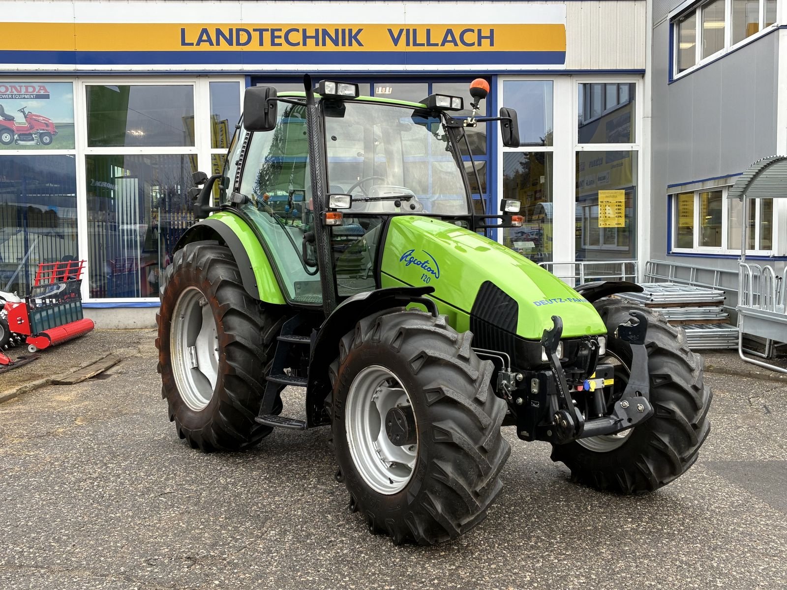 Traktor от тип Deutz-Fahr Agrotron 120, Gebrauchtmaschine в Villach (Снимка 2)