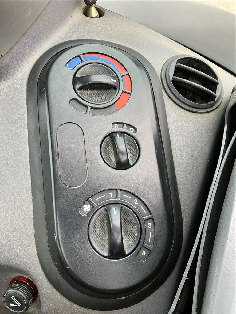 Traktor des Typs Deutz-Fahr Agrotron 135 MK3, Gebrauchtmaschine in Spøttrup (Bild 19)