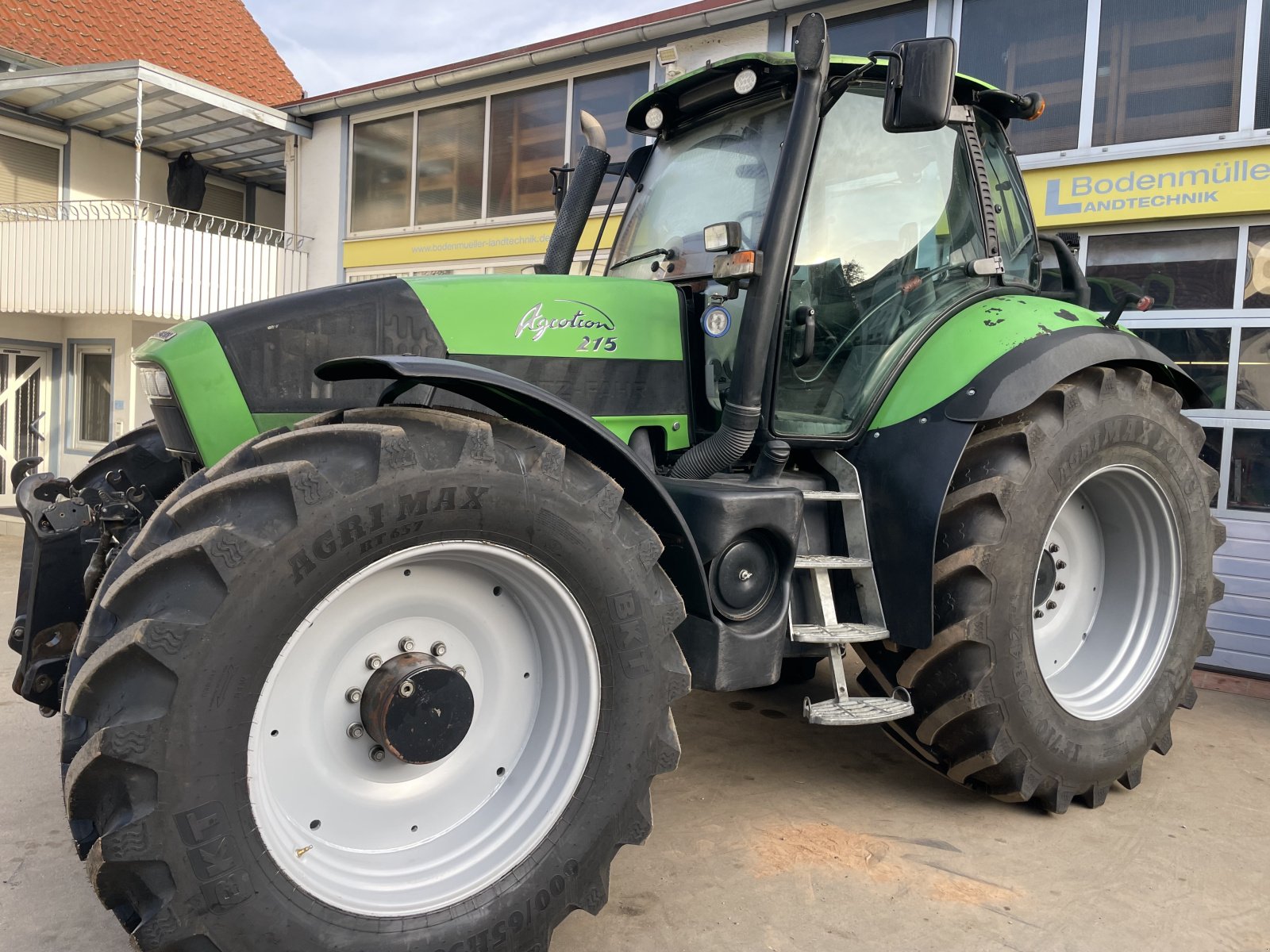 Traktor typu Deutz-Fahr Agrotron 215, Gebrauchtmaschine v Ochsenhausen (Obrázek 2)