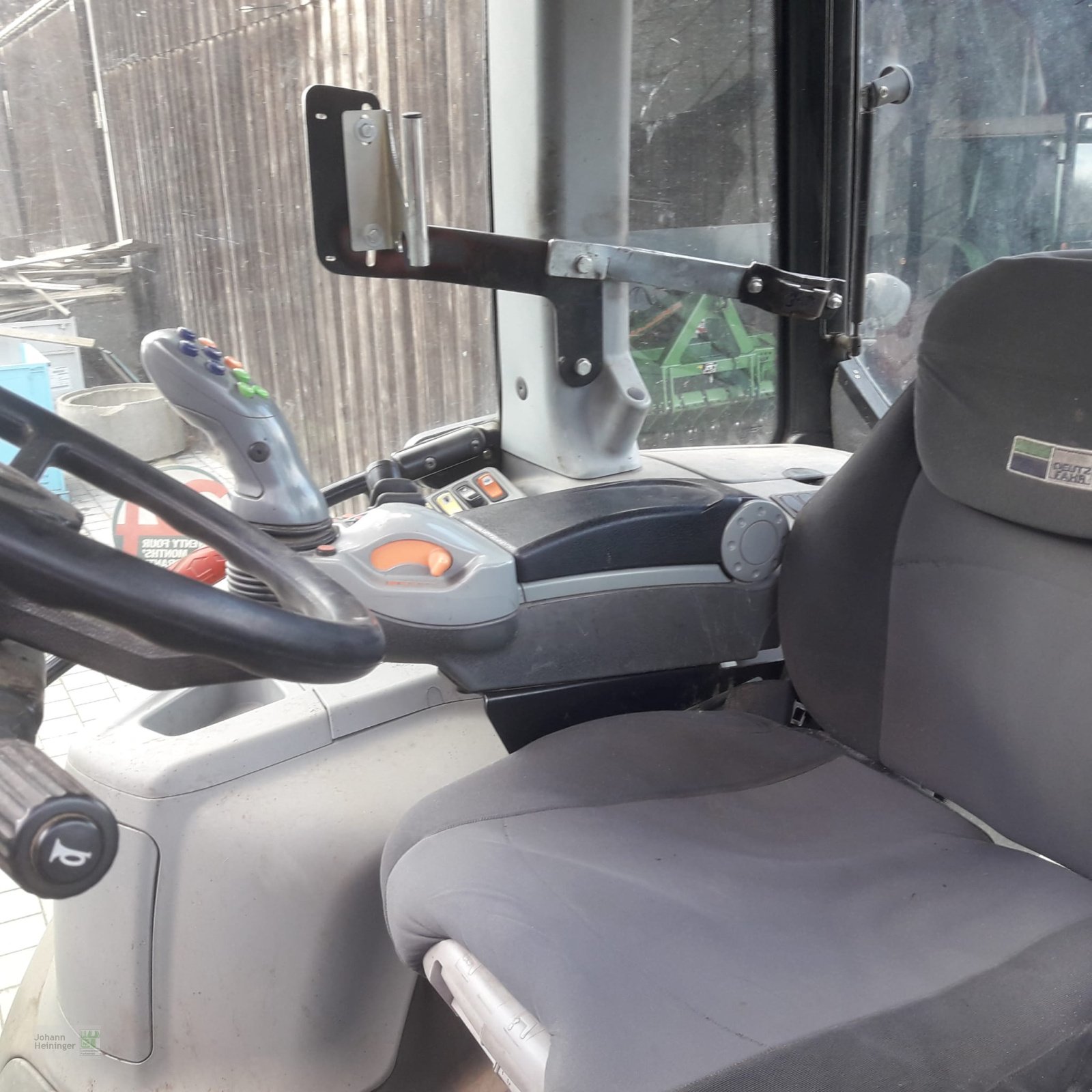 Traktor des Typs Deutz-Fahr Agrotron 420 TTV, Gebrauchtmaschine in Offenberg (Bild 6)