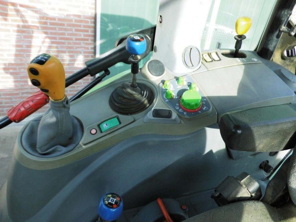 Traktor типа Deutz-Fahr Agrotron 420, Gebrauchtmaschine в Streefkerk (Фотография 4)