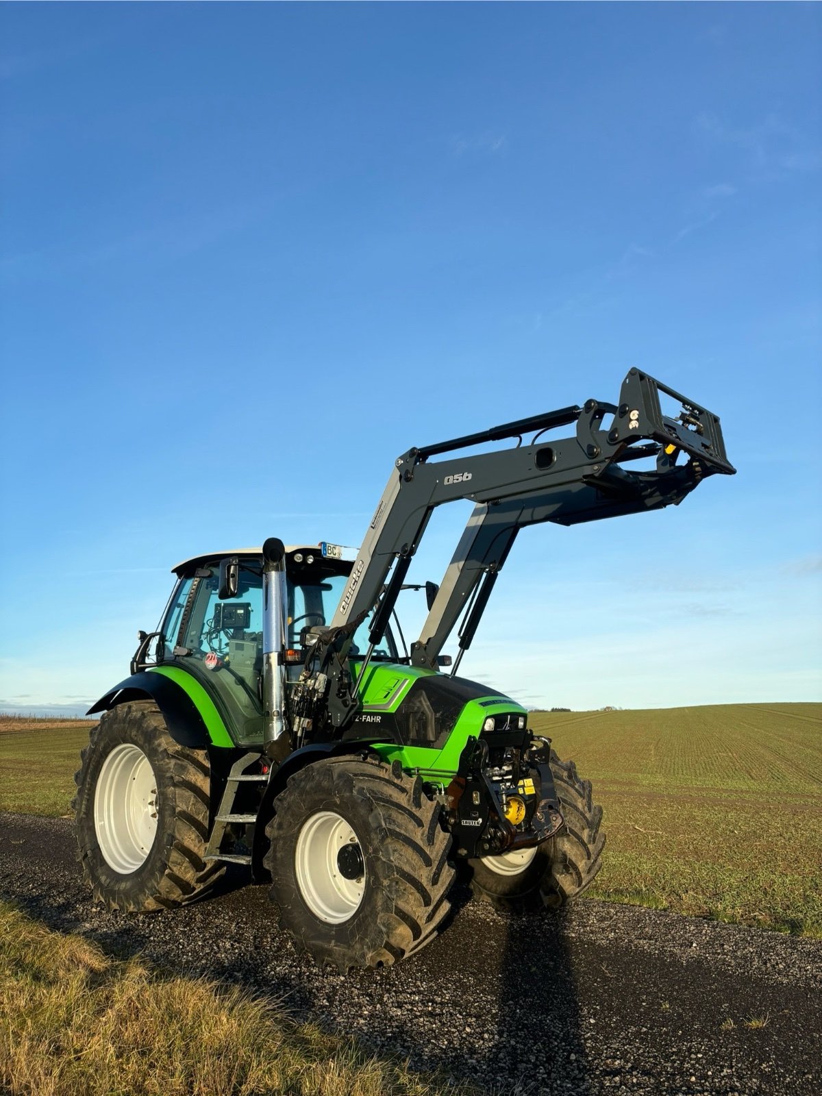 Traktor des Typs Deutz-Fahr Agrotron 430 TTV, Gebrauchtmaschine in Ochsenhausen  (Bild 1)
