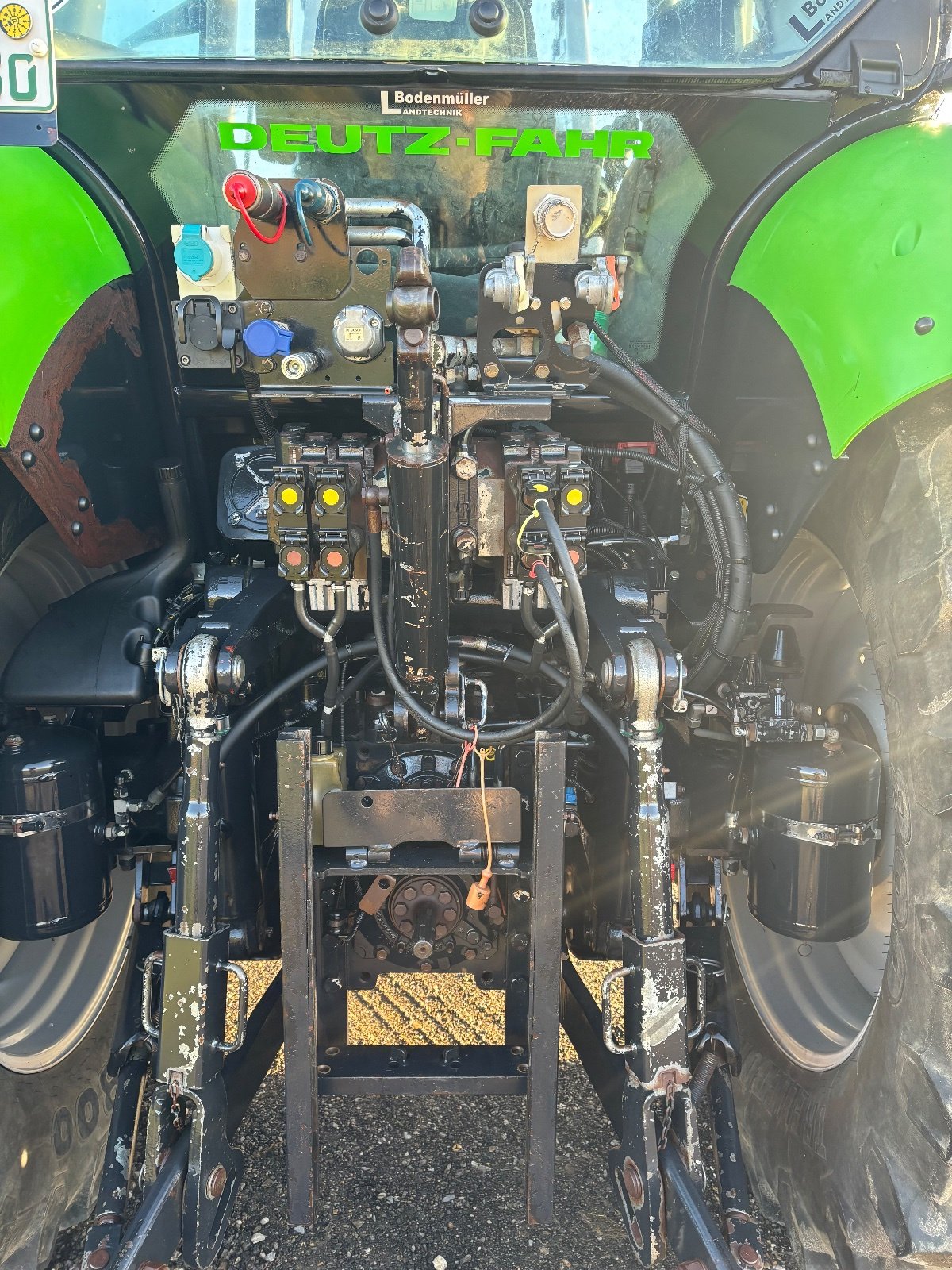 Traktor des Typs Deutz-Fahr Agrotron 430 TTV, Gebrauchtmaschine in Ochsenhausen  (Bild 3)