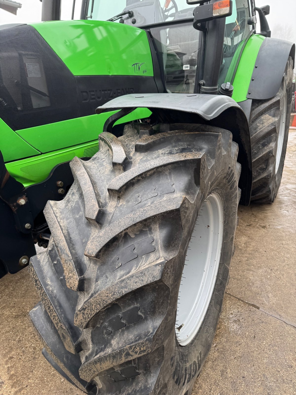 Traktor del tipo Deutz-Fahr Agrotron 610 TTV, Gebrauchtmaschine en Au (Imagen 3)