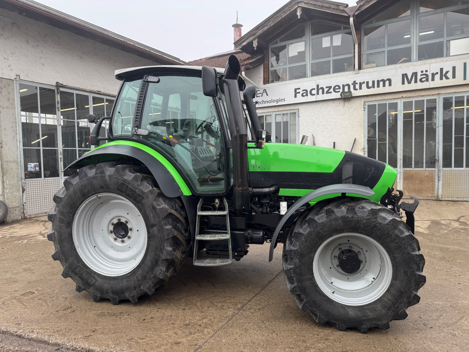 Traktor del tipo Deutz-Fahr Agrotron 610 TTV, Gebrauchtmaschine en Au (Imagen 11)