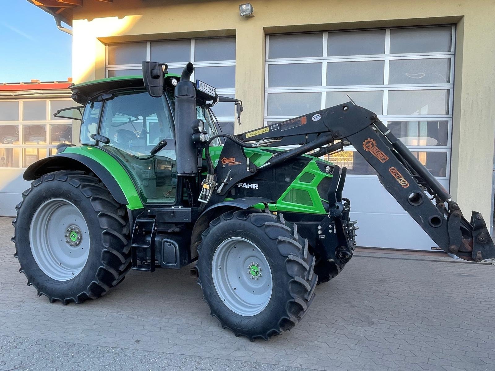 Traktor des Typs Deutz-Fahr Agrotron 6120 TTV, Gebrauchtmaschine in Nürnberg (Bild 1)