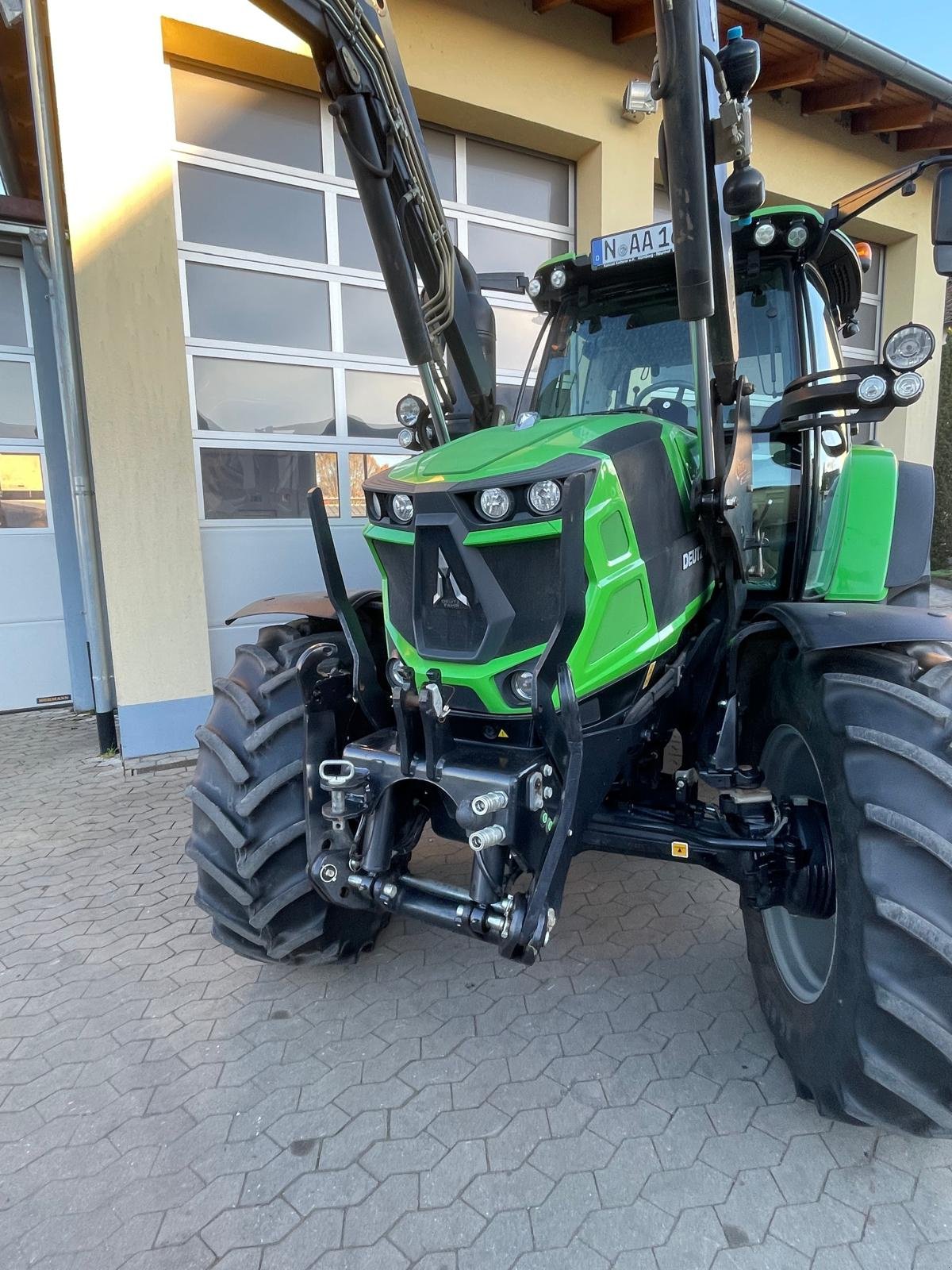 Traktor des Typs Deutz-Fahr Agrotron 6120 TTV, Gebrauchtmaschine in Nürnberg (Bild 14)