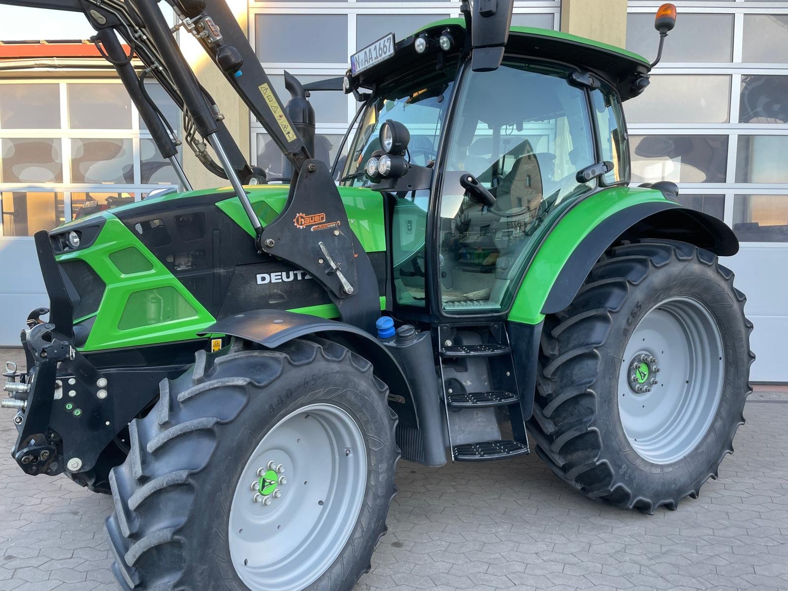 Traktor des Typs Deutz-Fahr Agrotron 6120 TTV, Gebrauchtmaschine in Nürnberg (Bild 15)
