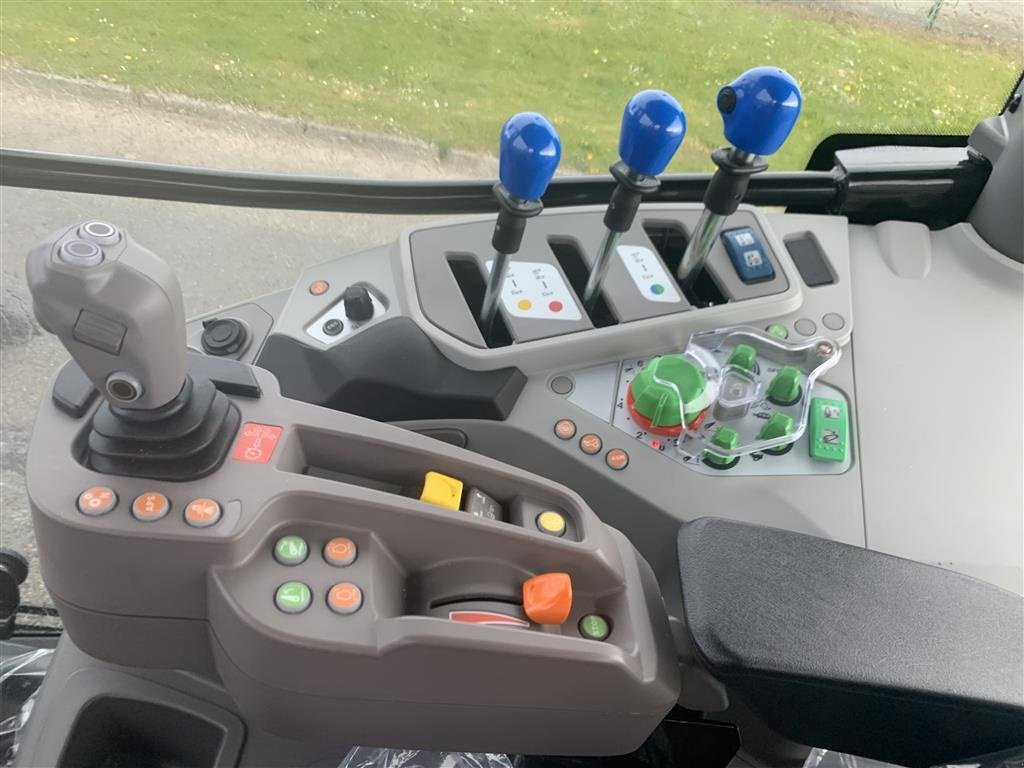 Traktor от тип Deutz-Fahr Agrotron 6125C RV-Shift med 20x16 PowerShift, Gebrauchtmaschine в Ringe (Снимка 18)