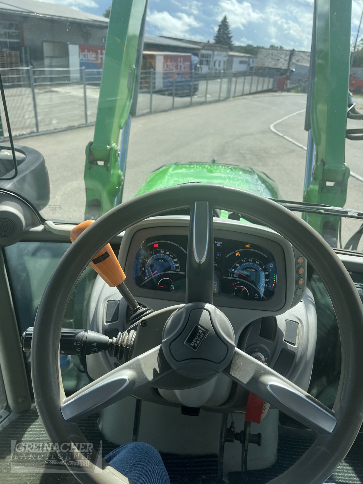 Traktor of the type Deutz-Fahr Agrotron 6130 TTV, Gebrauchtmaschine in Pfullendorf (Picture 10)