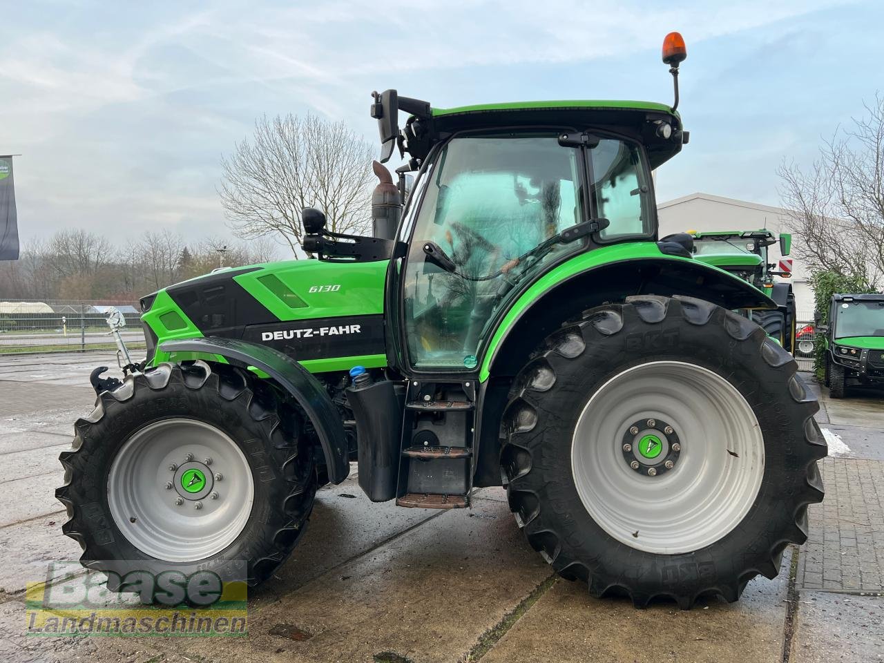 Traktor Türe ait Deutz-Fahr Agrotron 6130, Gebrauchtmaschine içinde Holthof (resim 4)