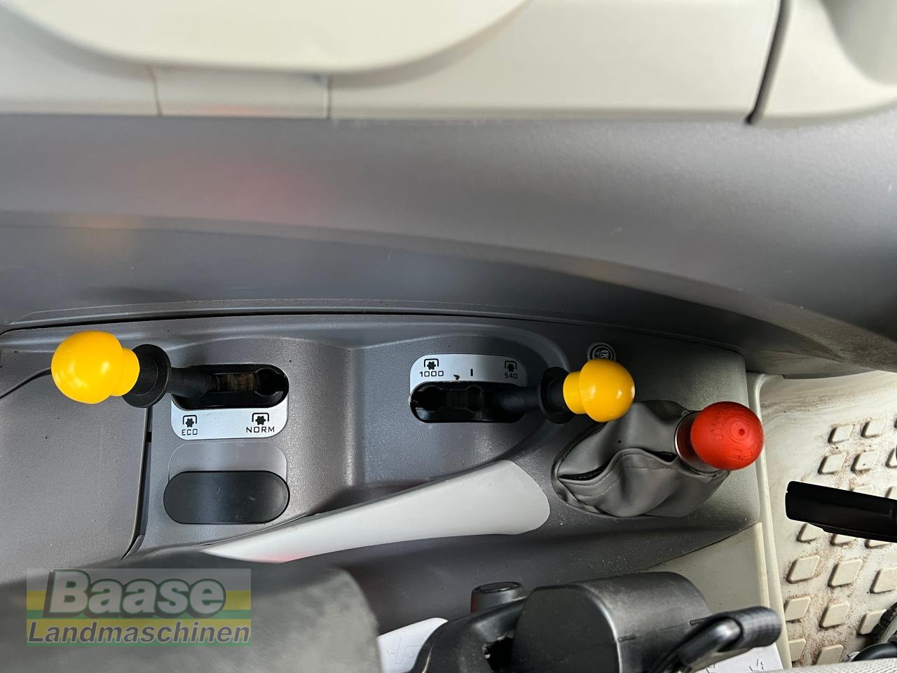 Traktor Türe ait Deutz-Fahr Agrotron 6130, Gebrauchtmaschine içinde Holthof (resim 17)