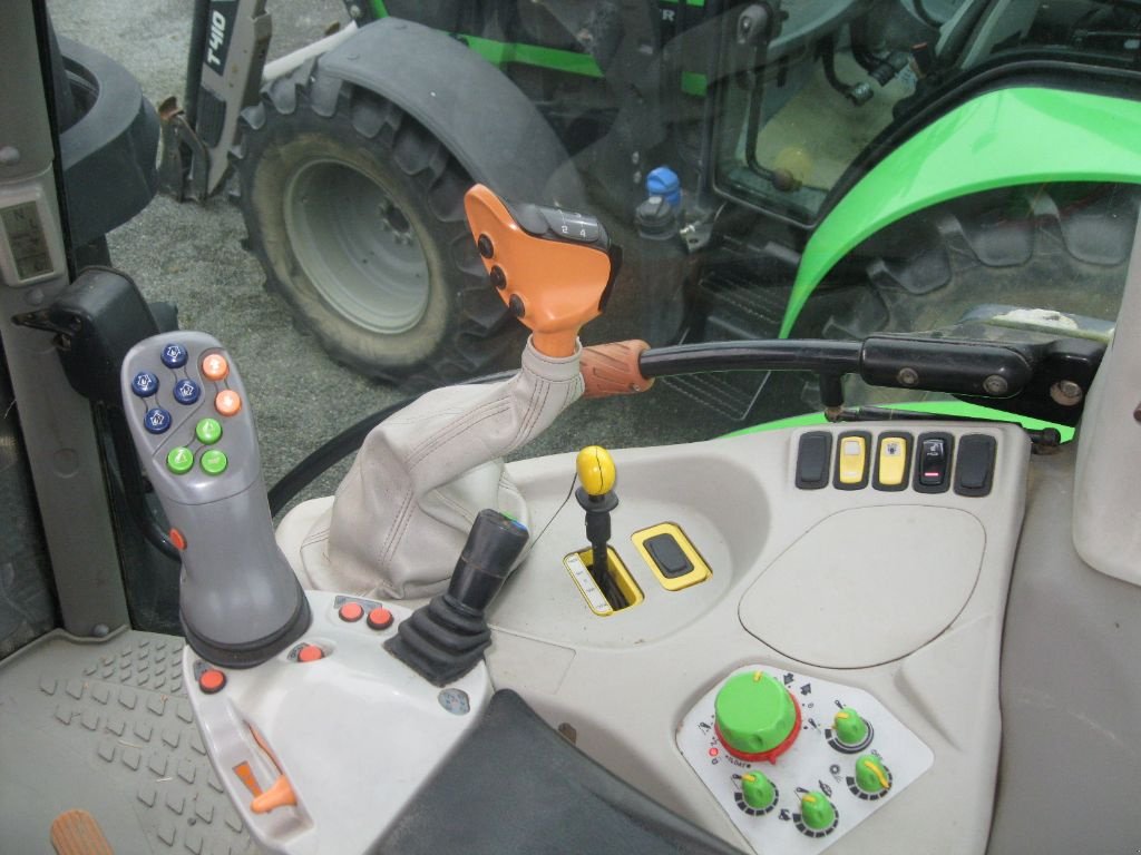 Traktor du type Deutz-Fahr Agrotron 6130.4 P, Gebrauchtmaschine en BRECE (Photo 6)