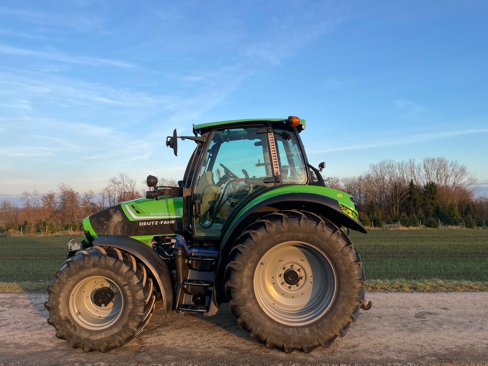 Traktor des Typs Deutz-Fahr Agrotron 6130.4 P, Gebrauchtmaschine in Neu-Ulm (Bild 5)