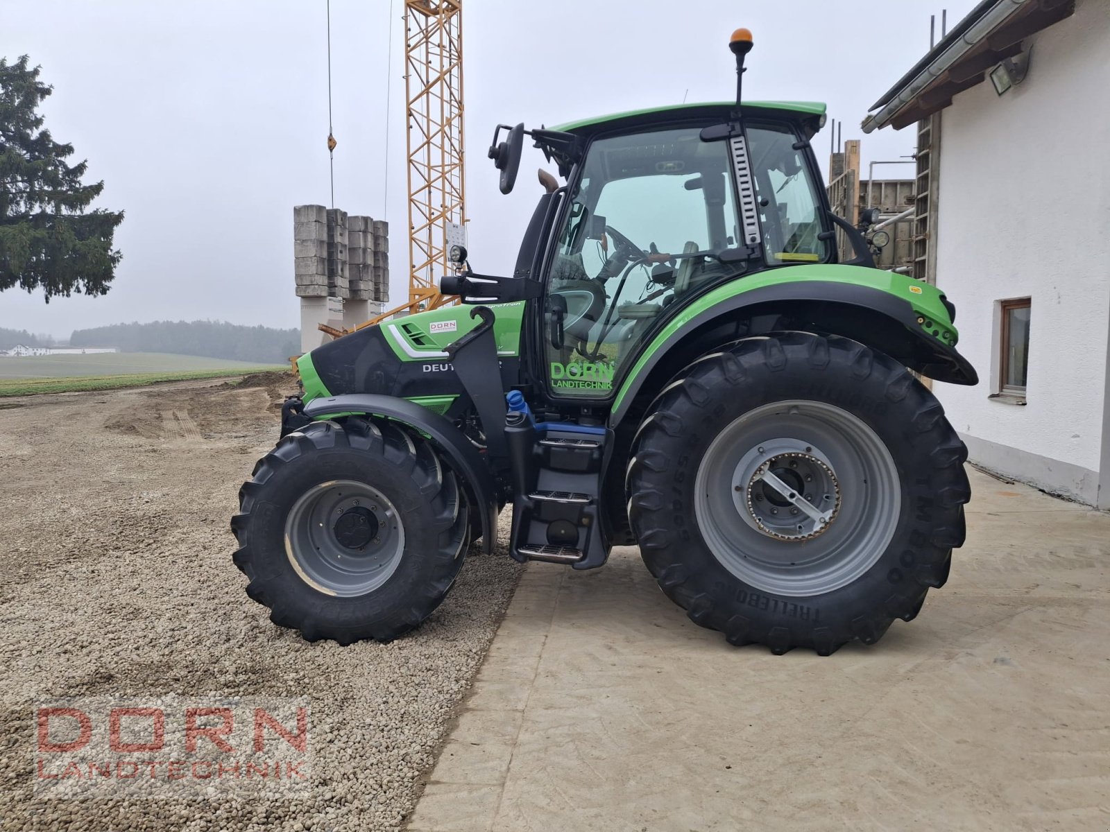 Traktor des Typs Deutz-Fahr Agrotron 6130.4 TTV, Gebrauchtmaschine in Bruckberg (Bild 3)