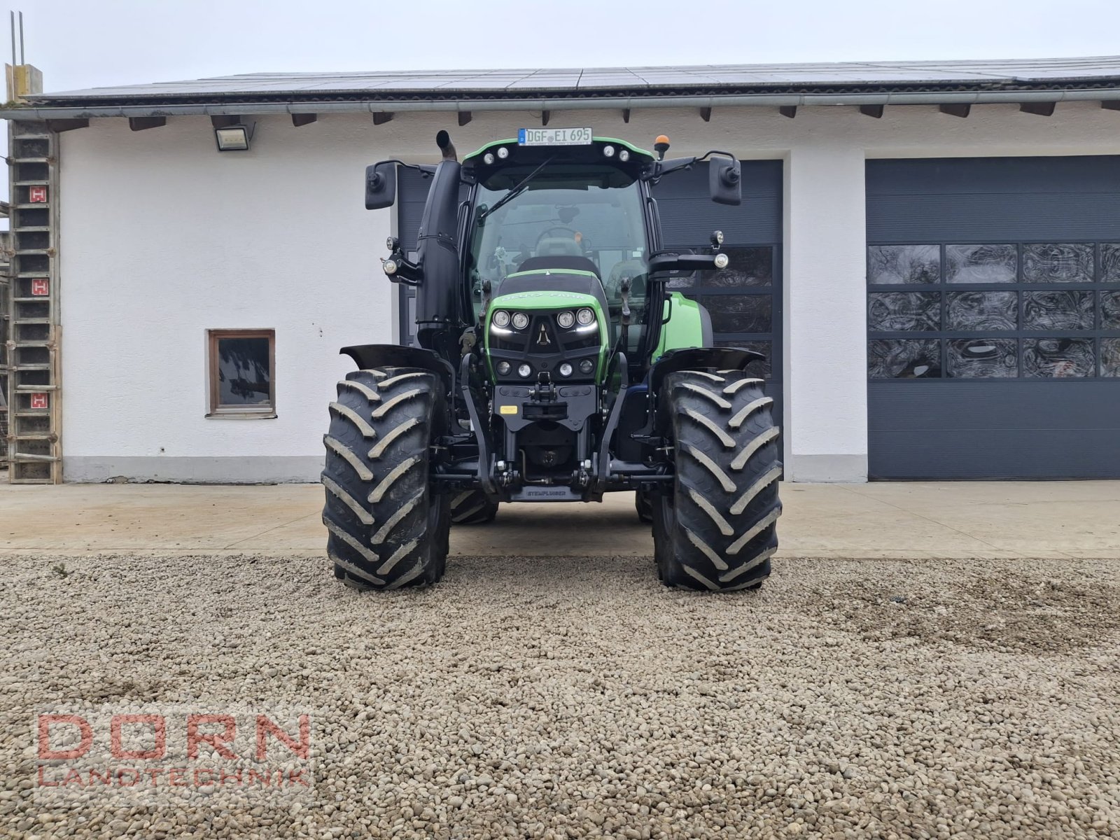 Traktor des Typs Deutz-Fahr Agrotron 6130.4 TTV, Gebrauchtmaschine in Bruckberg (Bild 4)
