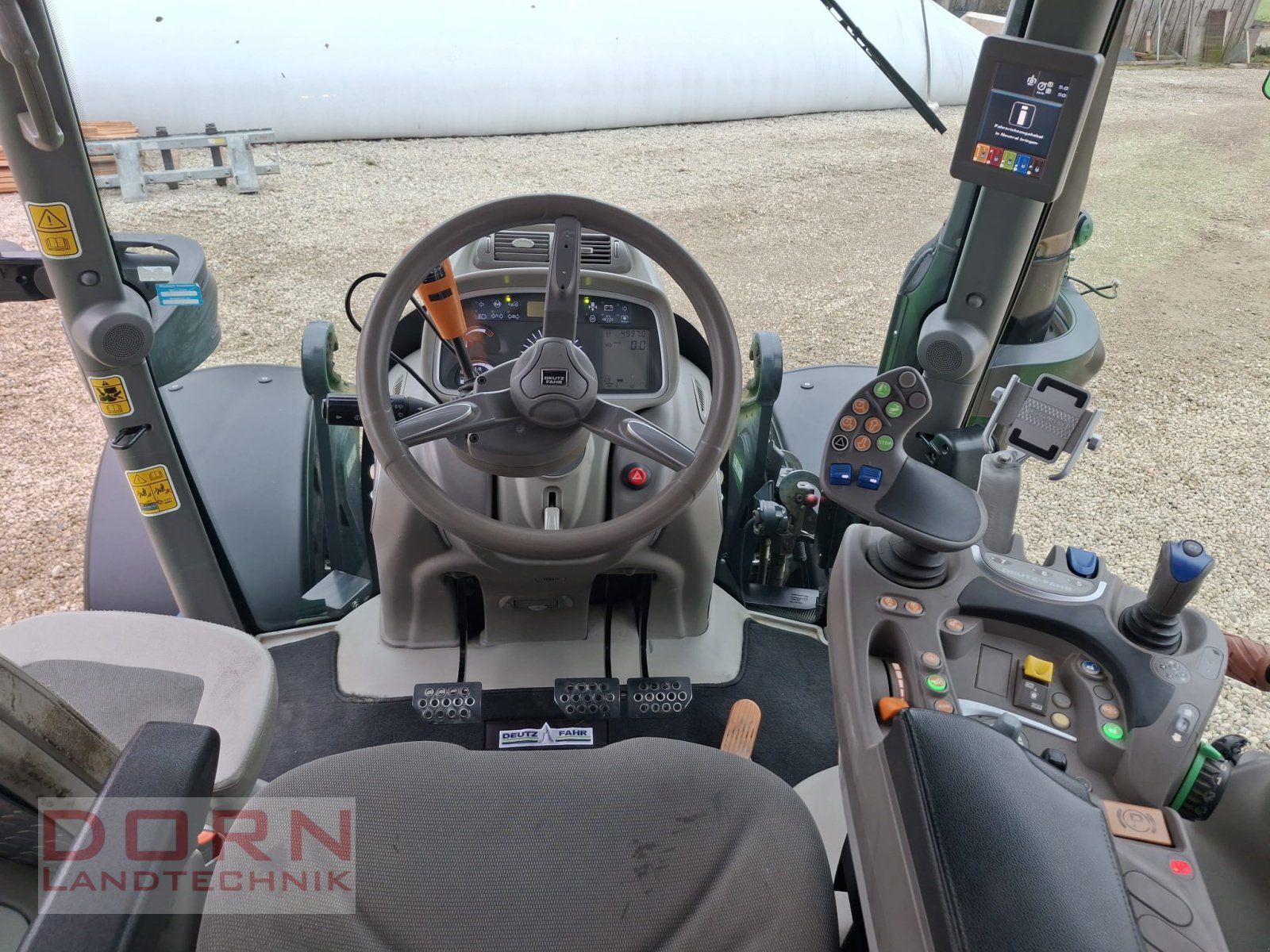 Traktor des Typs Deutz-Fahr Agrotron 6130.4 TTV, Gebrauchtmaschine in Bruckberg (Bild 10)