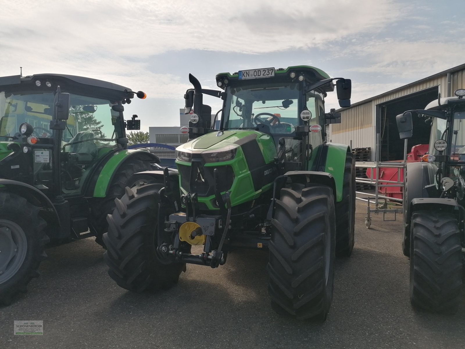 Traktor del tipo Deutz-Fahr Agrotron 6135 C TTV, Neumaschine In Steisslingen (Immagine 2)