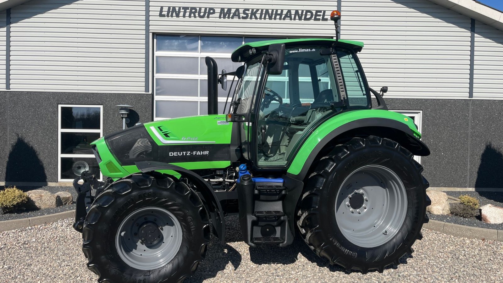Traktor типа Deutz-Fahr Agrotron 6140 Classic Fin handy traktor med frontlift., Gebrauchtmaschine в Lintrup (Фотография 1)