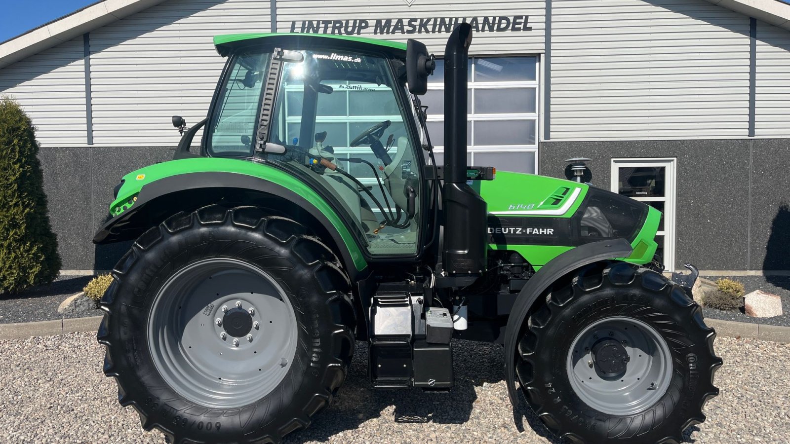 Traktor типа Deutz-Fahr Agrotron 6140 Classic Fin handy traktor med frontlift., Gebrauchtmaschine в Lintrup (Фотография 13)