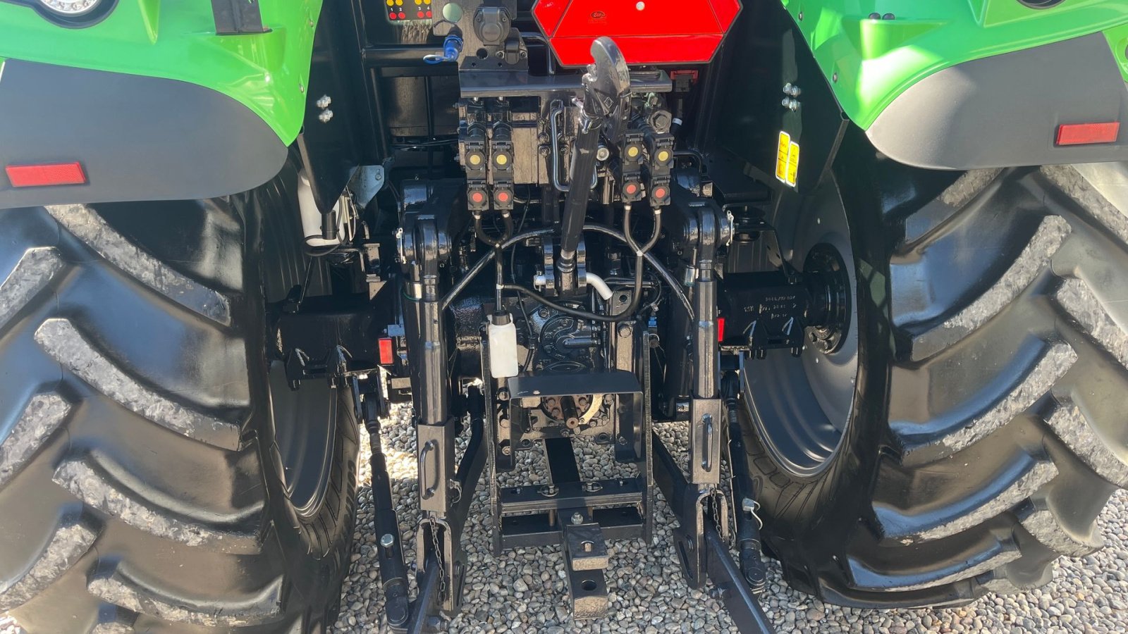 Traktor типа Deutz-Fahr Agrotron 6140 Classic Fin handy traktor med frontlift., Gebrauchtmaschine в Lintrup (Фотография 10)