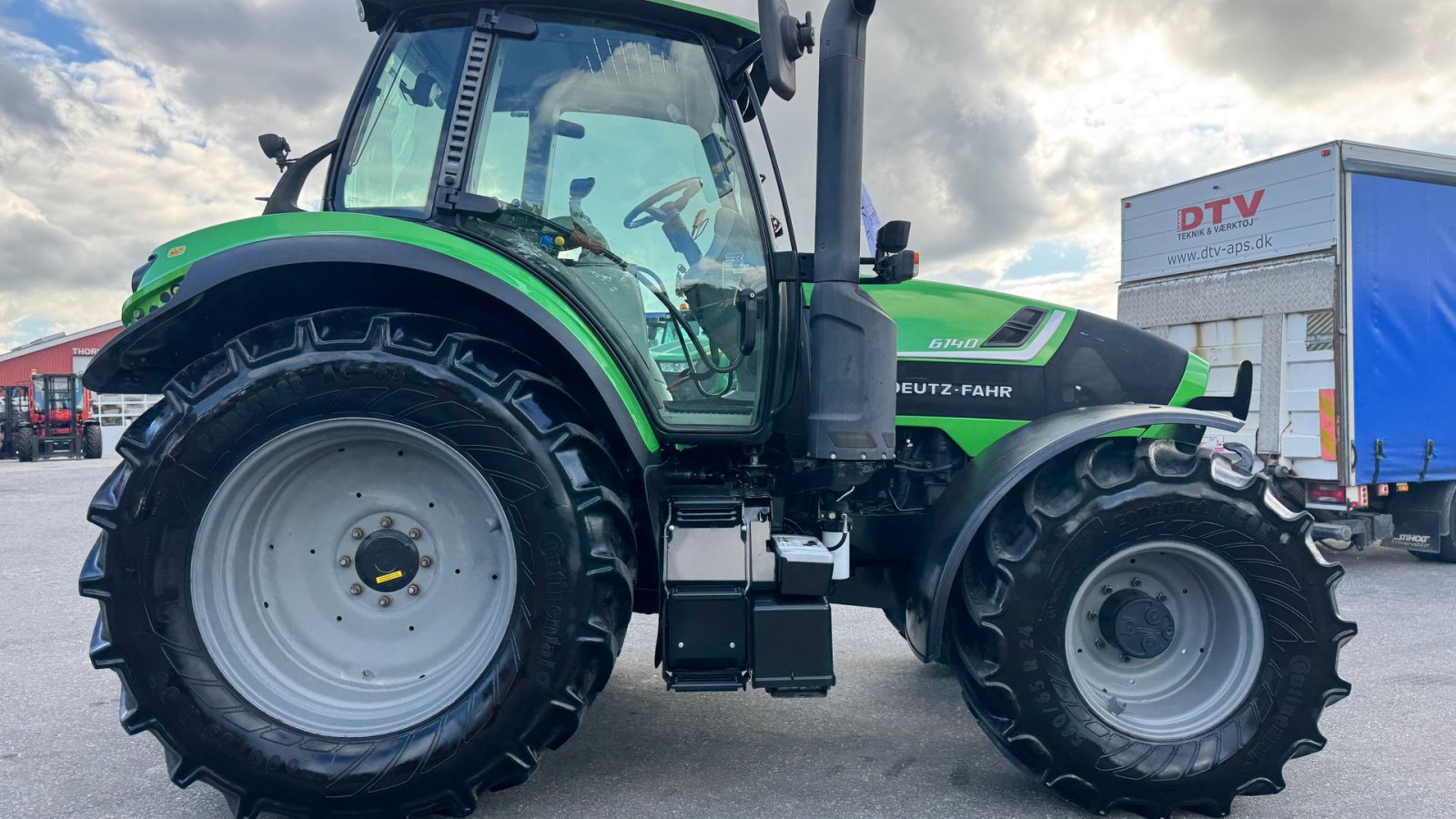 Traktor of the type Deutz-Fahr Agrotron 6140 KUN 1900 TIMER!, Gebrauchtmaschine in Nørager (Picture 9)