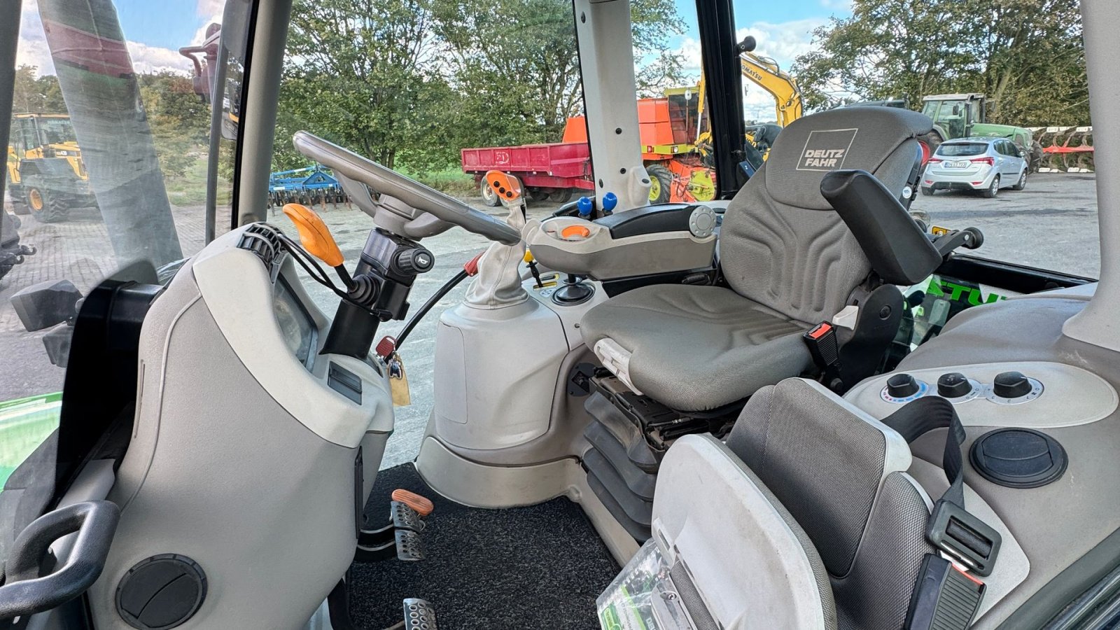 Traktor of the type Deutz-Fahr Agrotron 6140 KUN 1900 TIMER!, Gebrauchtmaschine in Nørager (Picture 17)