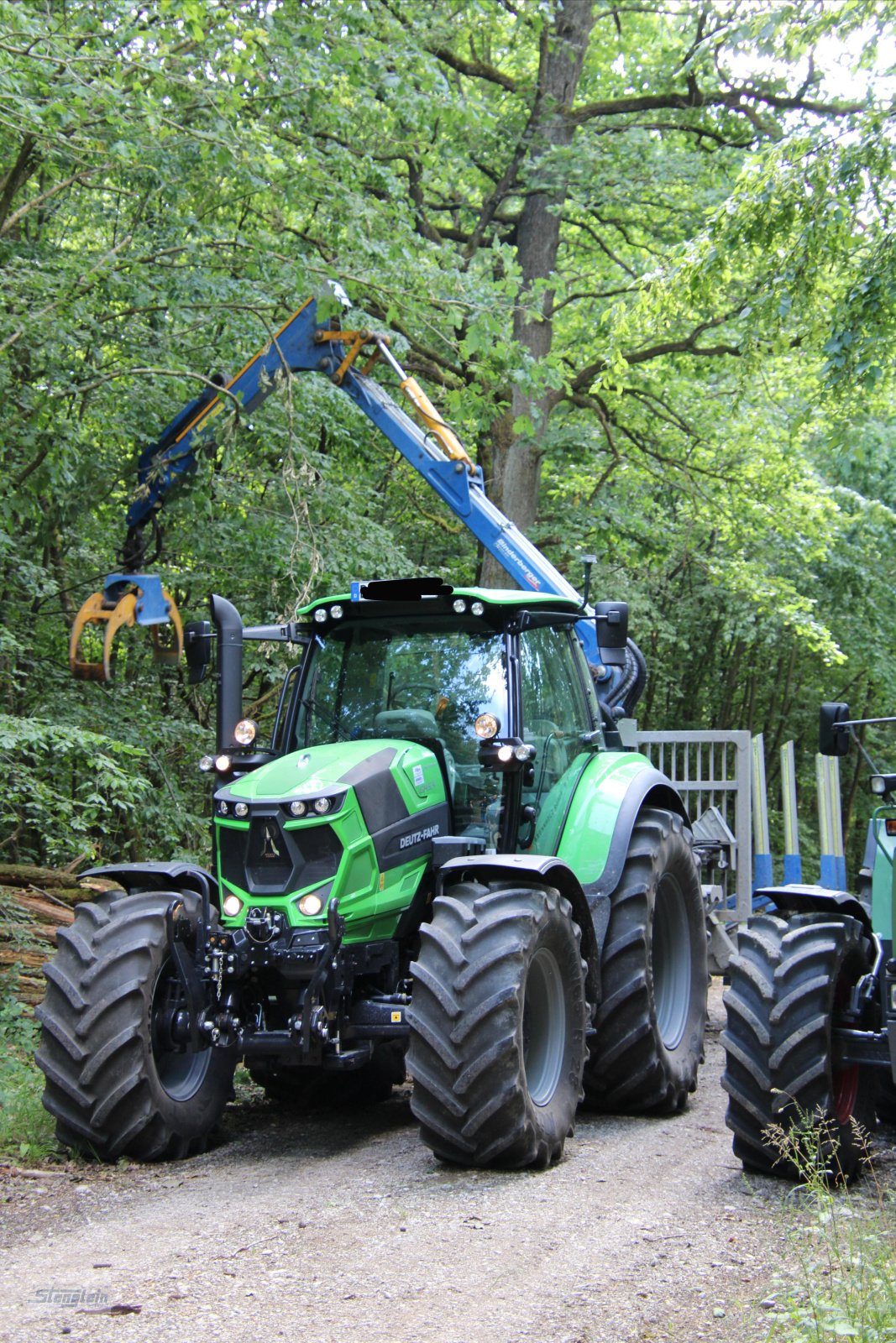 Traktor des Typs Deutz-Fahr Agrotron 6145.4 PS, Gebrauchtmaschine in Waischenfeld (Bild 3)