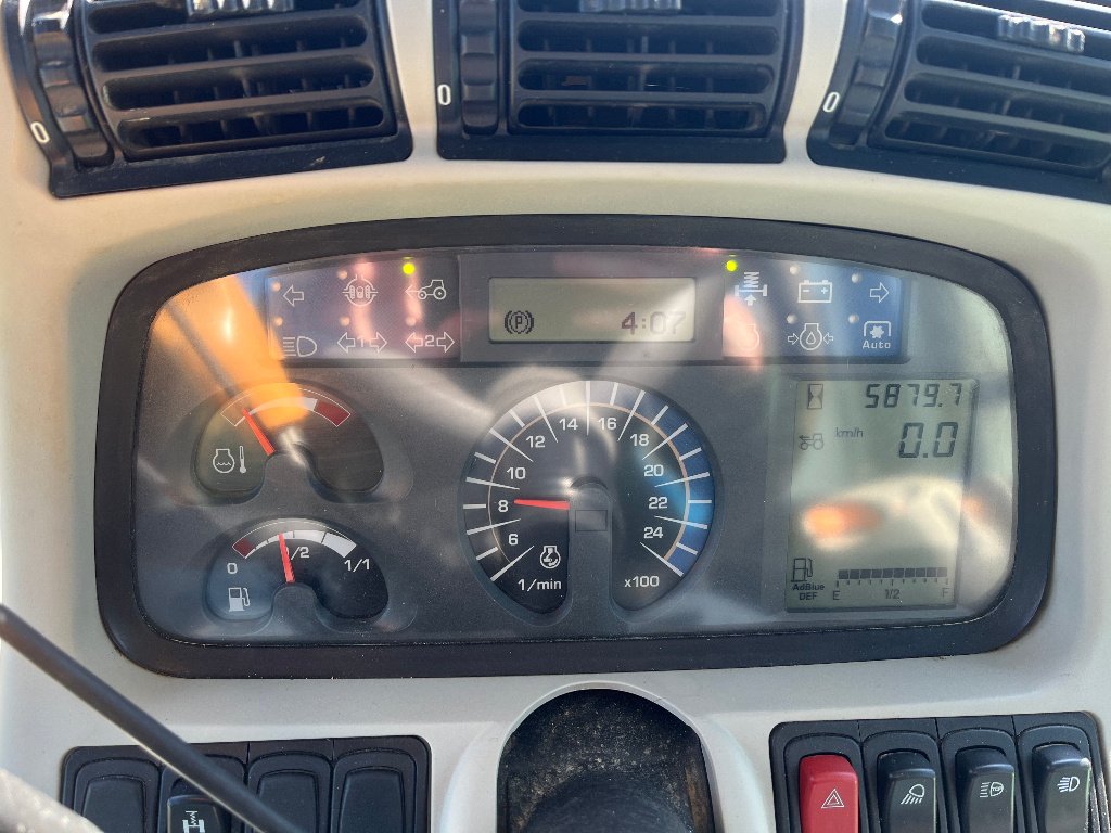 Traktor типа Deutz-Fahr AGROTRON 6150, Gebrauchtmaschine в VERT TOULON (Фотография 7)