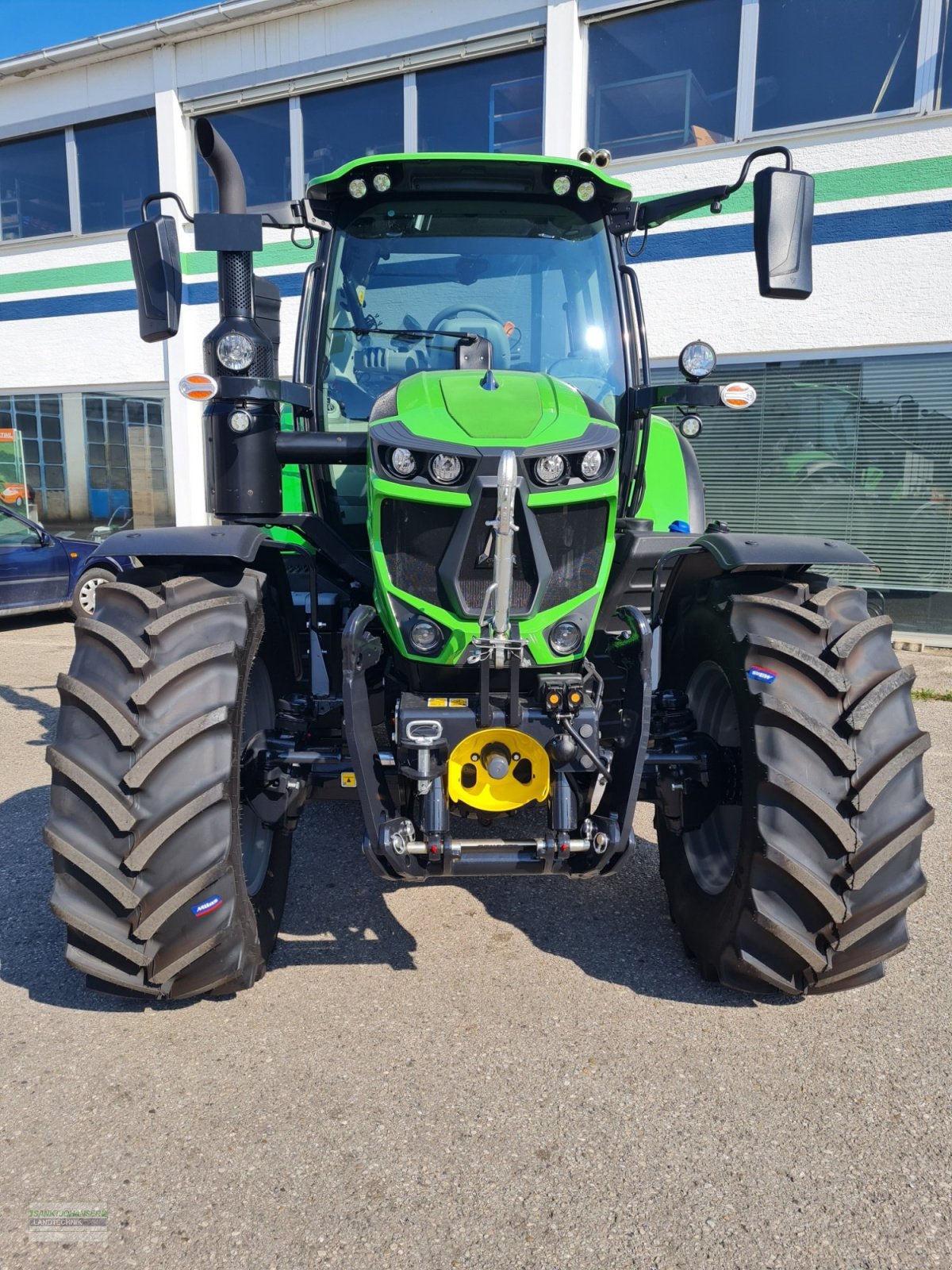 Traktor des Typs Deutz-Fahr Agrotron 6150.4 TTV -Aktionsmodell 30 Jahre Agrotron-, Neumaschine in Diessen (Bild 4)
