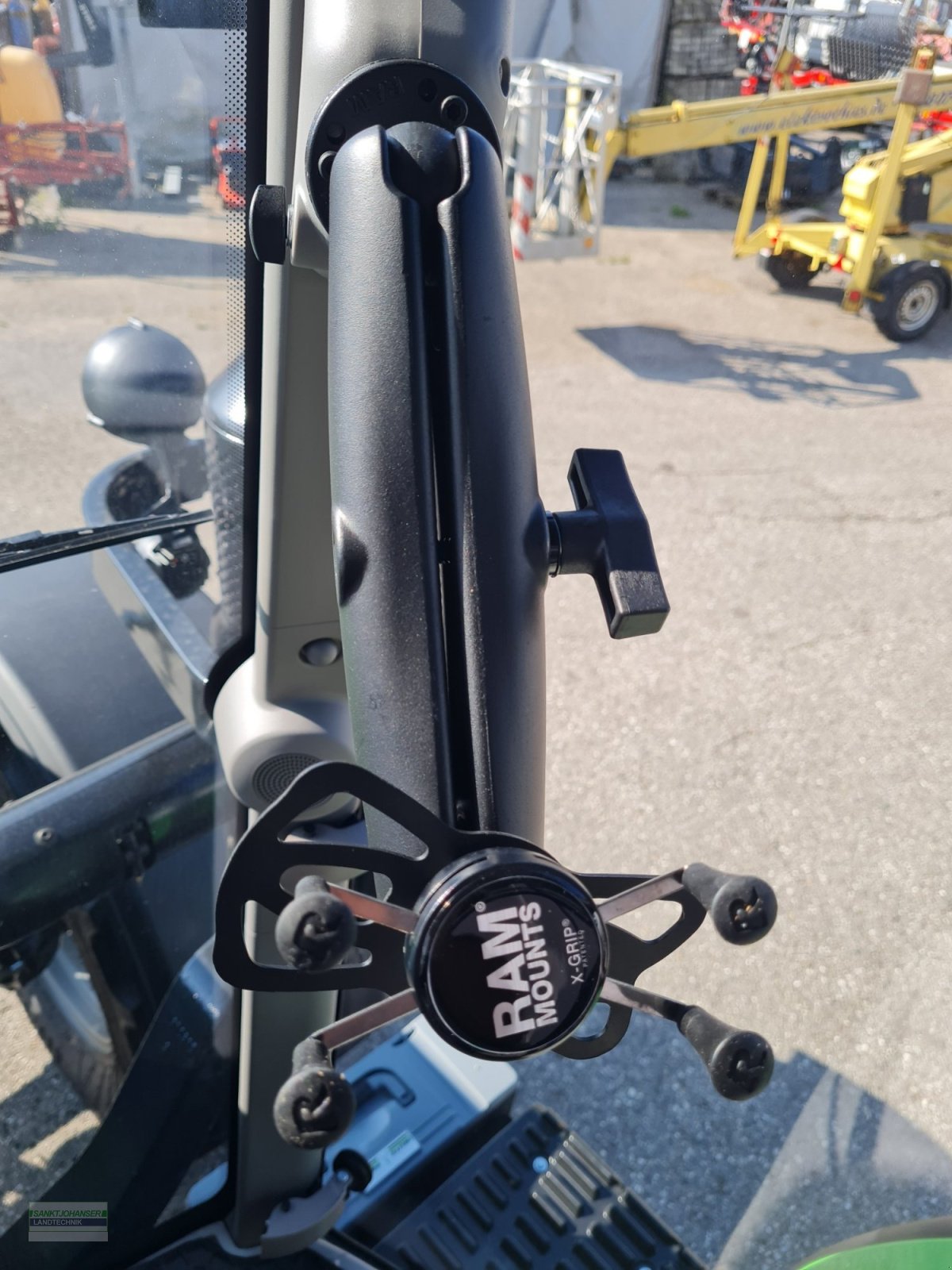 Traktor του τύπου Deutz-Fahr Agrotron 6150.4 TTV -Aktionsmodell 30 Jahre Agrotron-, Neumaschine σε Diessen (Φωτογραφία 18)