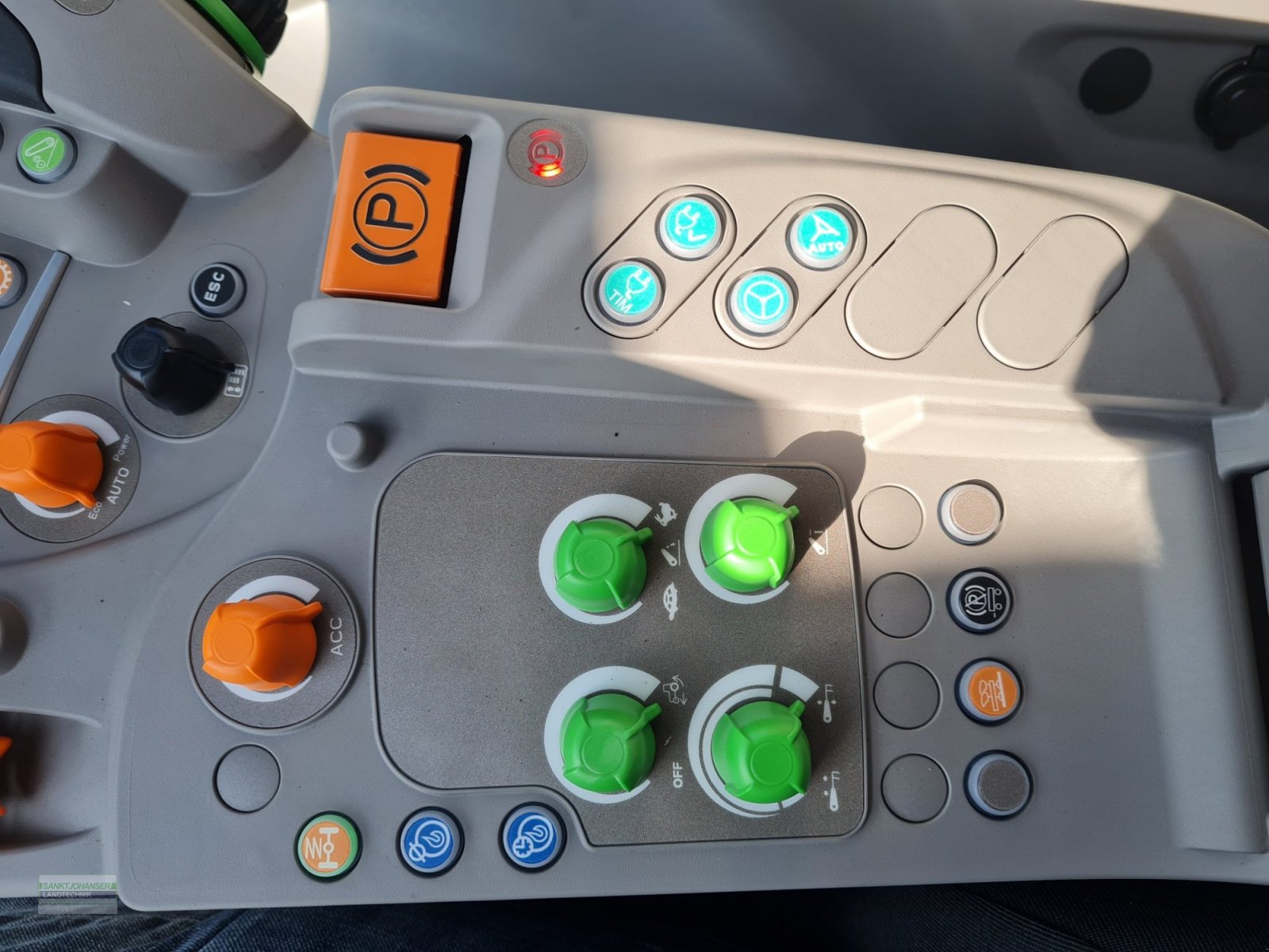 Traktor του τύπου Deutz-Fahr Agrotron 6150.4 TTV -Aktionsmodell 30 Jahre Agrotron-, Neumaschine σε Diessen (Φωτογραφία 20)