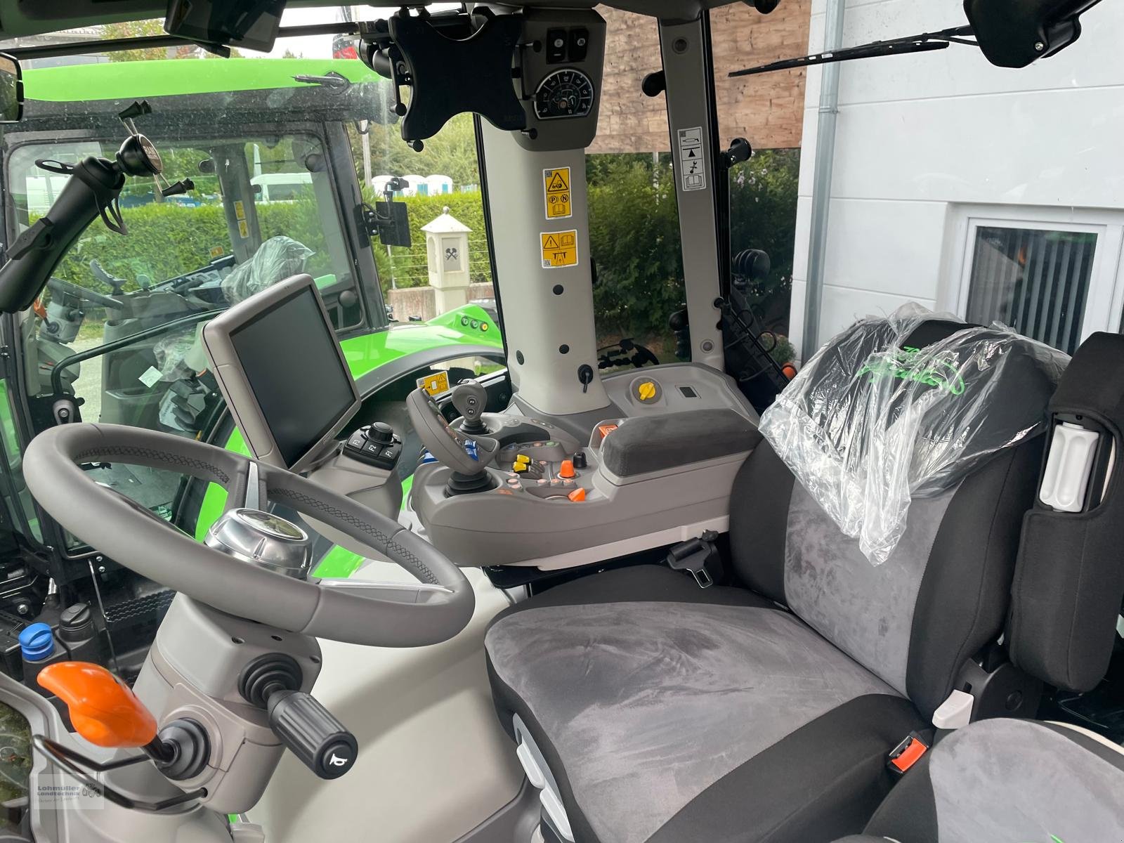 Traktor des Typs Deutz-Fahr Agrotron 6150.4 TTV - Limited Edition, Neumaschine in Traunreut (Bild 10)