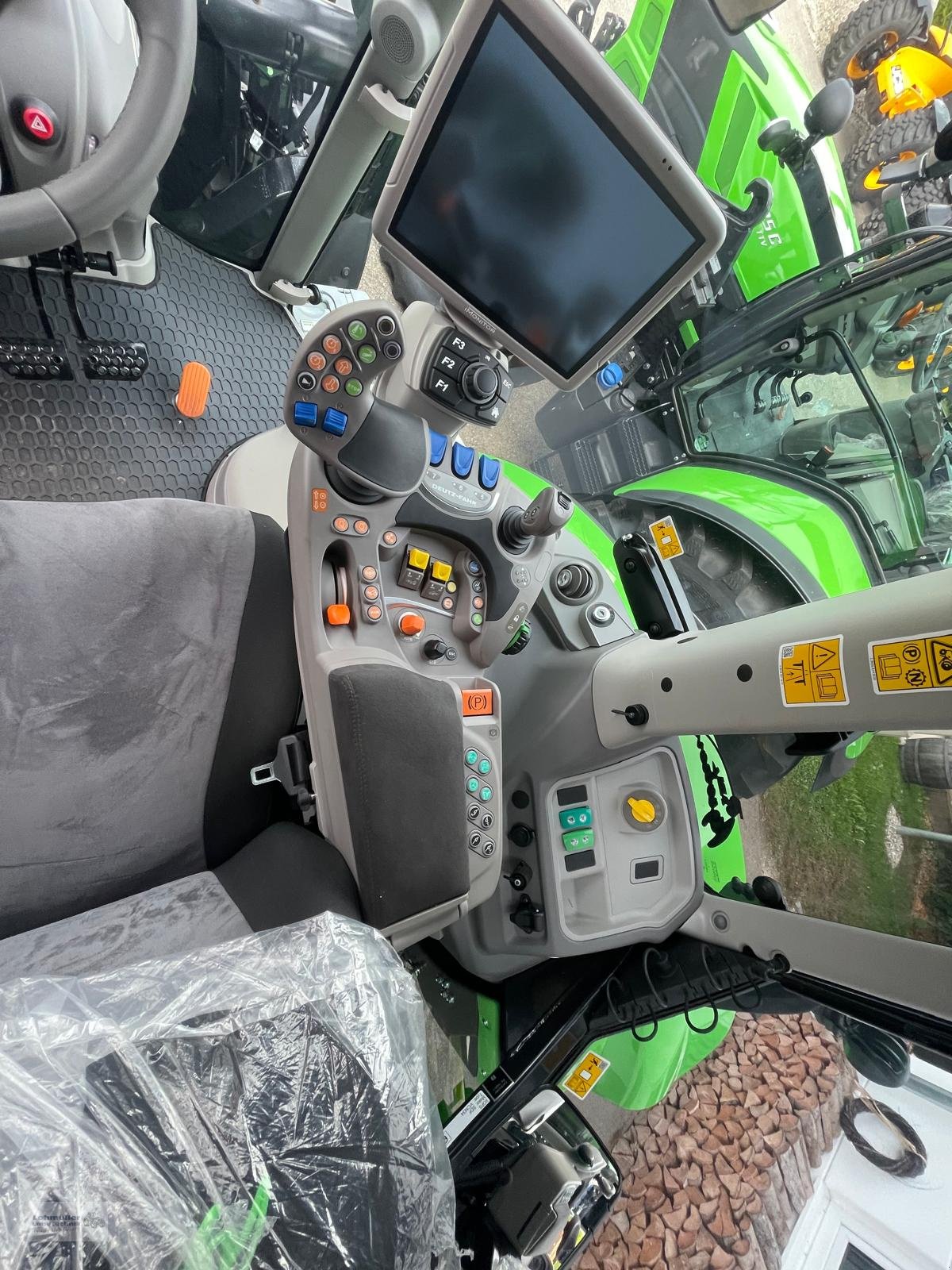 Traktor des Typs Deutz-Fahr Agrotron 6150.4 TTV - Limited Edition, Neumaschine in Traunreut (Bild 12)