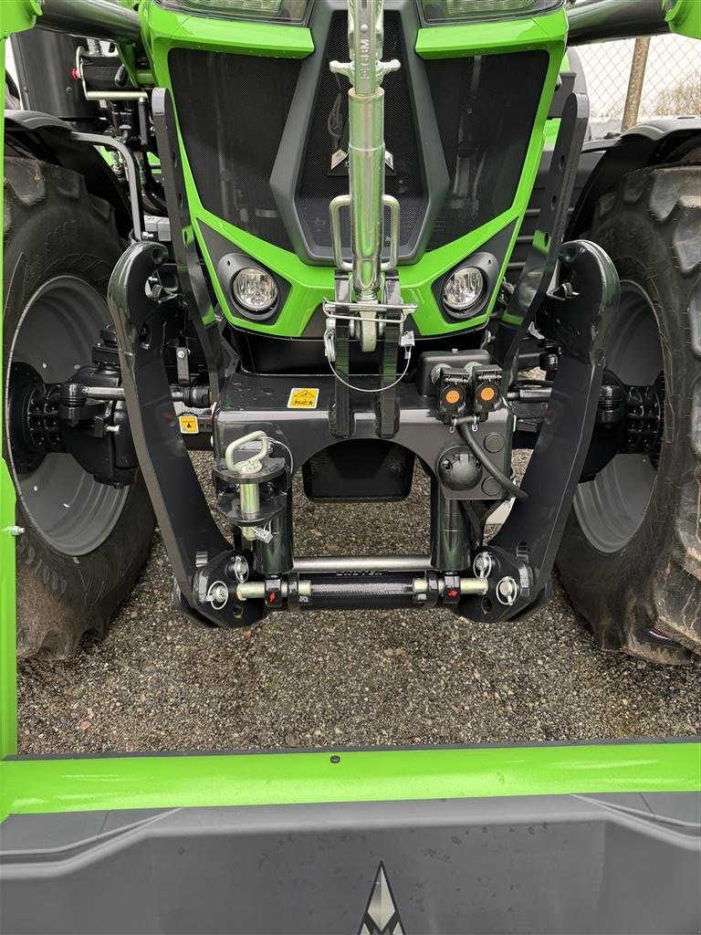 Traktor des Typs Deutz-Fahr Agrotron 6150.4 TTV Stoll Fr. læsser FZ41-29, Gebrauchtmaschine in Brørup (Bild 4)