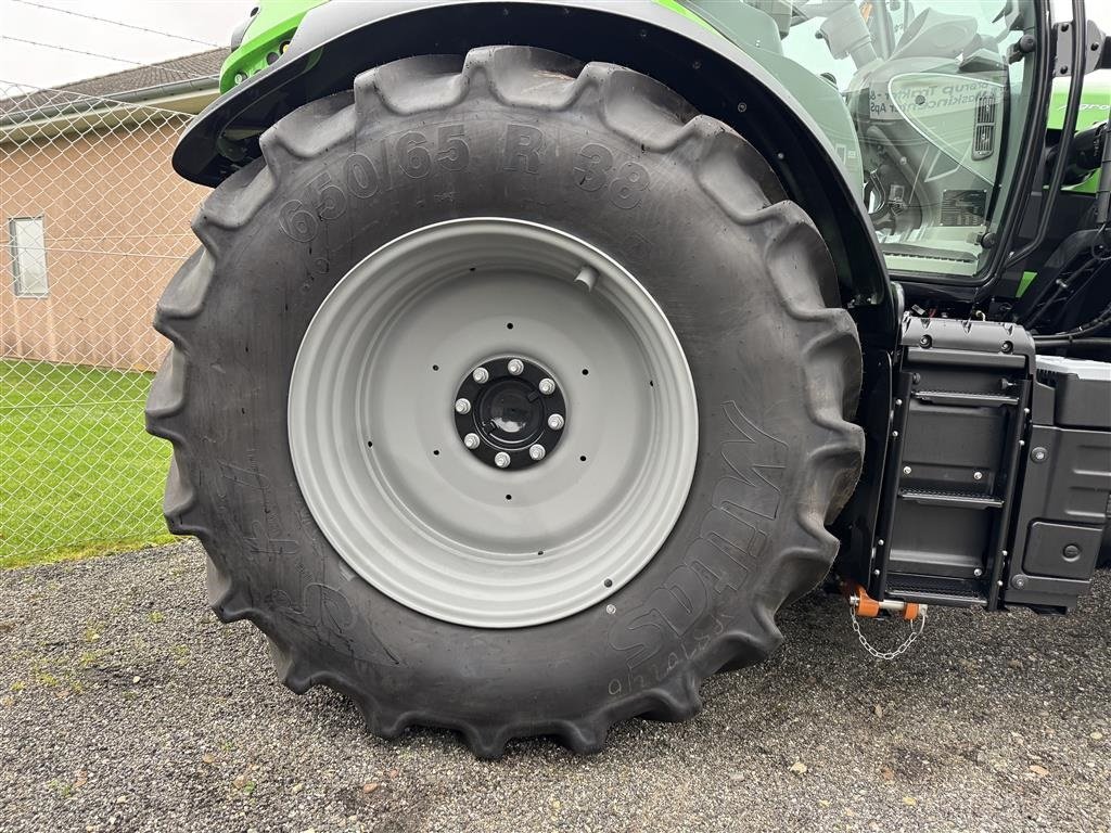 Traktor des Typs Deutz-Fahr Agrotron 6150.4 TTV Stoll Fr. læsser FZ41-29, Gebrauchtmaschine in Brørup (Bild 7)