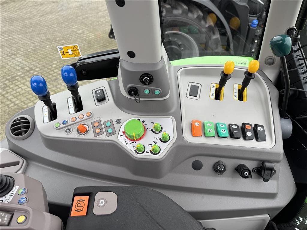 Traktor des Typs Deutz-Fahr Agrotron 6150.4 TTV Stoll Fr. læsser FZ41-29, Gebrauchtmaschine in Brørup (Bild 10)