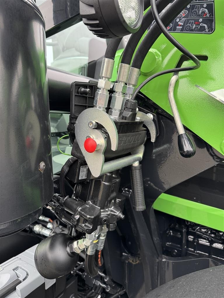 Traktor des Typs Deutz-Fahr Agrotron 6150.4 TTV Stoll Fr. læsser FZ41-29, Gebrauchtmaschine in Brørup (Bild 16)