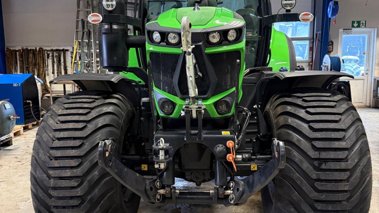 Traktor typu Deutz-Fahr Agrotron 6150.4 TTV, Gebrauchtmaschine w Brørup (Zdjęcie 4)