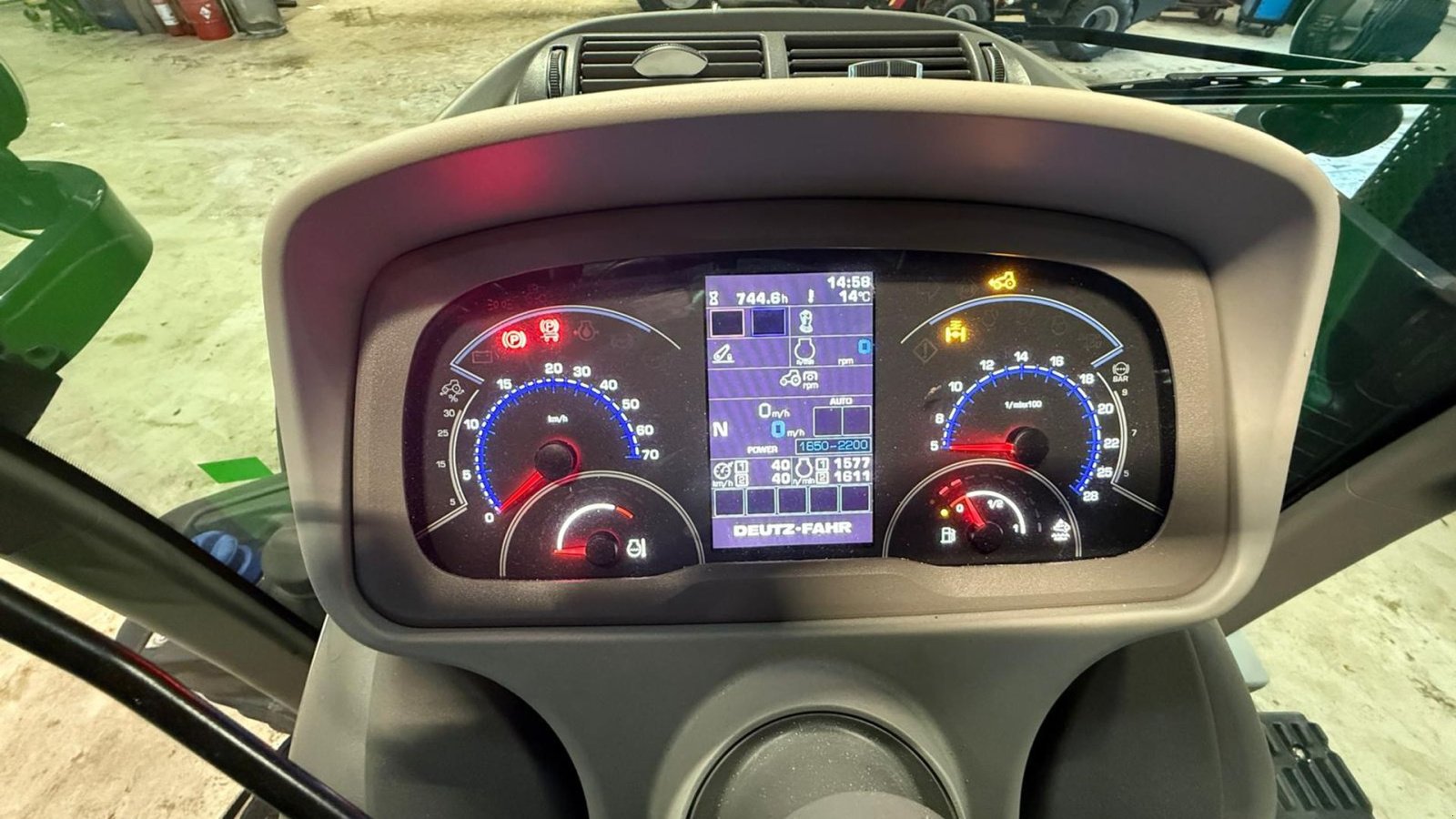 Traktor typu Deutz-Fahr Agrotron 6150.4 TTV, Gebrauchtmaschine w Brørup (Zdjęcie 12)