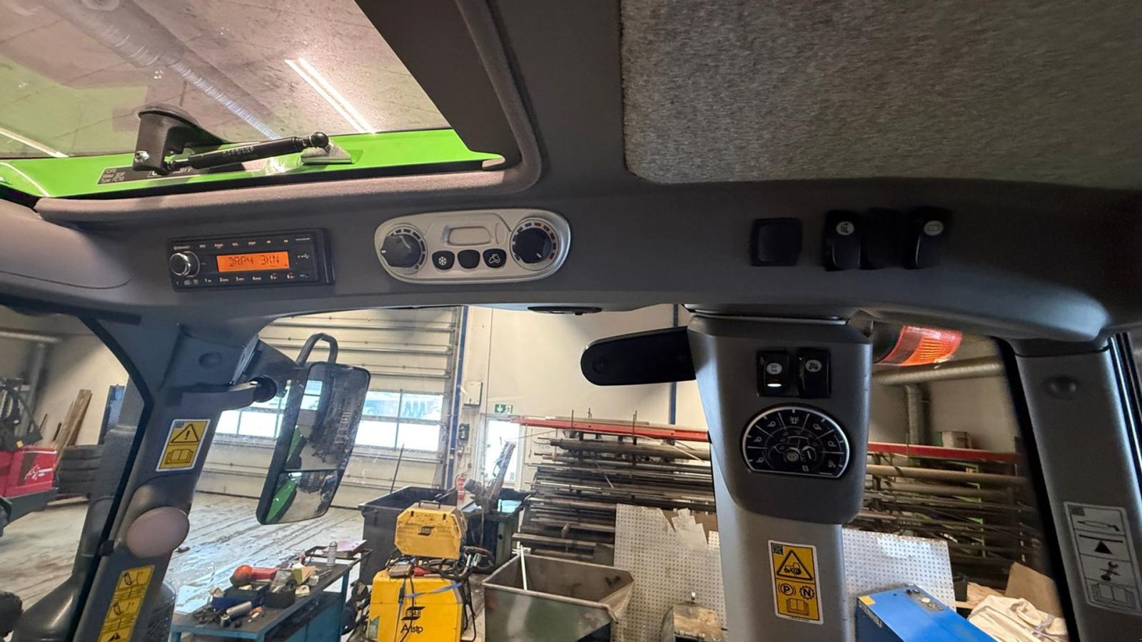 Traktor typu Deutz-Fahr Agrotron 6150.4 TTV, Gebrauchtmaschine w Brørup (Zdjęcie 9)