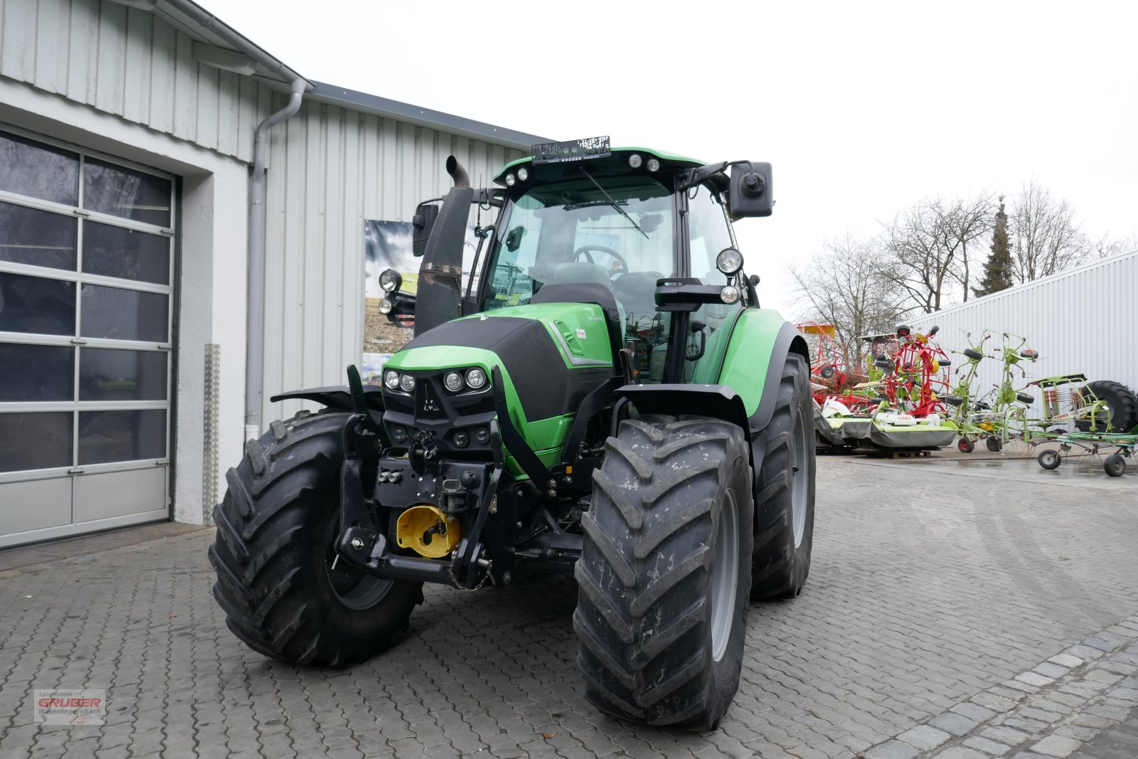 Traktor типа Deutz-Fahr Agrotron 6150.4 TTV, Gebrauchtmaschine в Dorfen (Фотография 2)