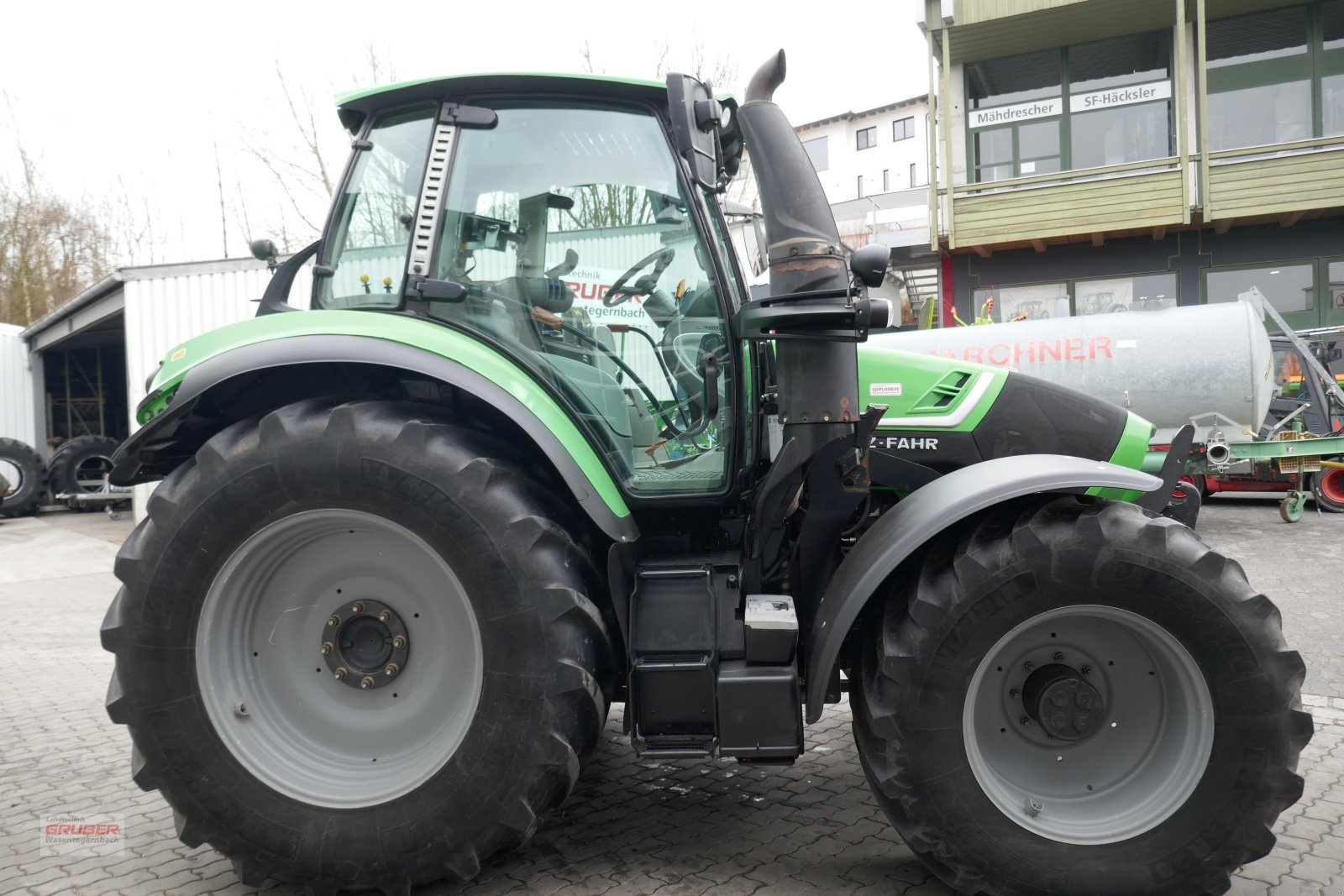 Traktor типа Deutz-Fahr Agrotron 6150.4 TTV, Gebrauchtmaschine в Dorfen (Фотография 5)