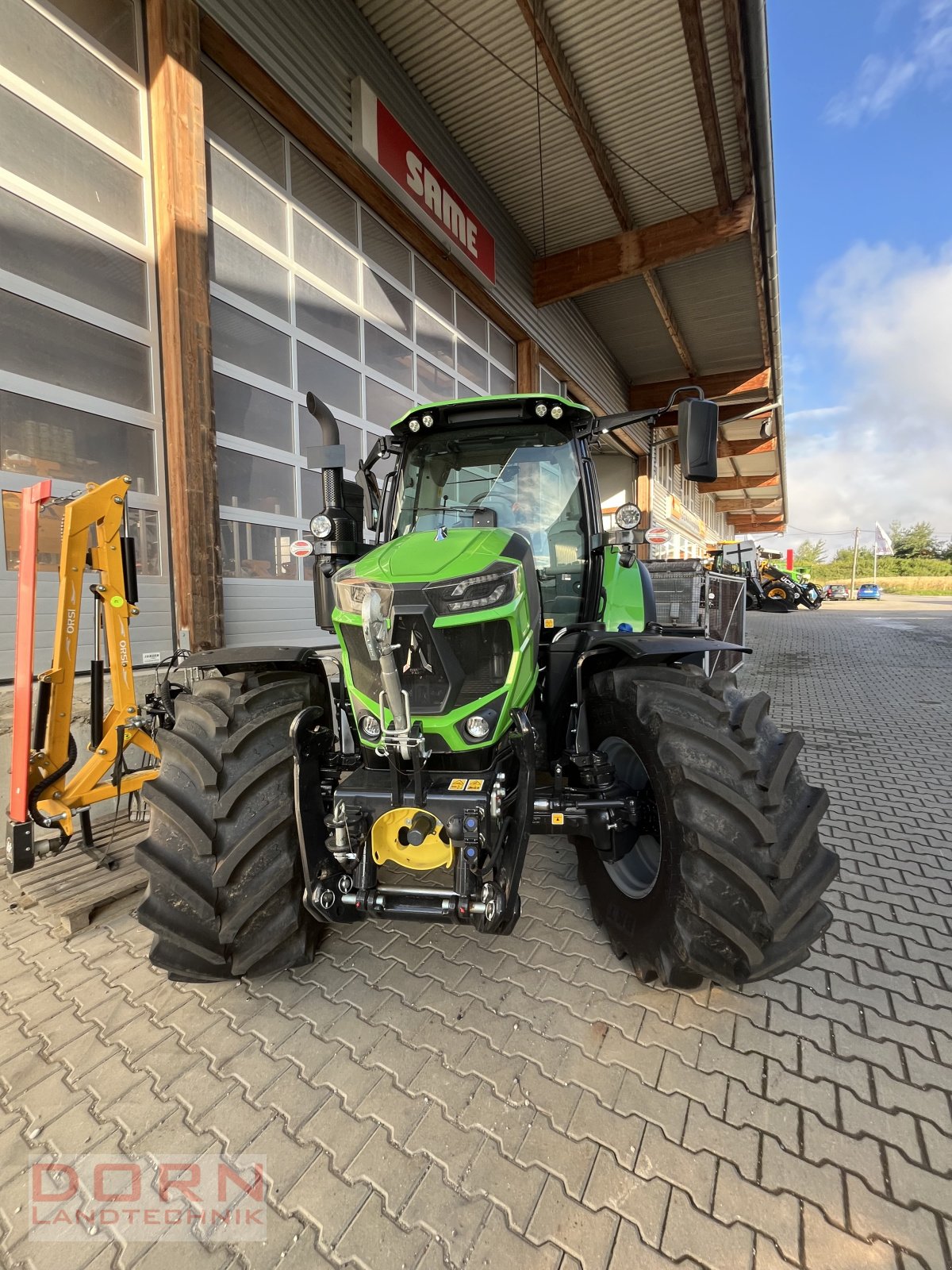 Traktor des Typs Deutz-Fahr Agrotron 6150.4 TTV, Neumaschine in Bruckberg (Bild 3)