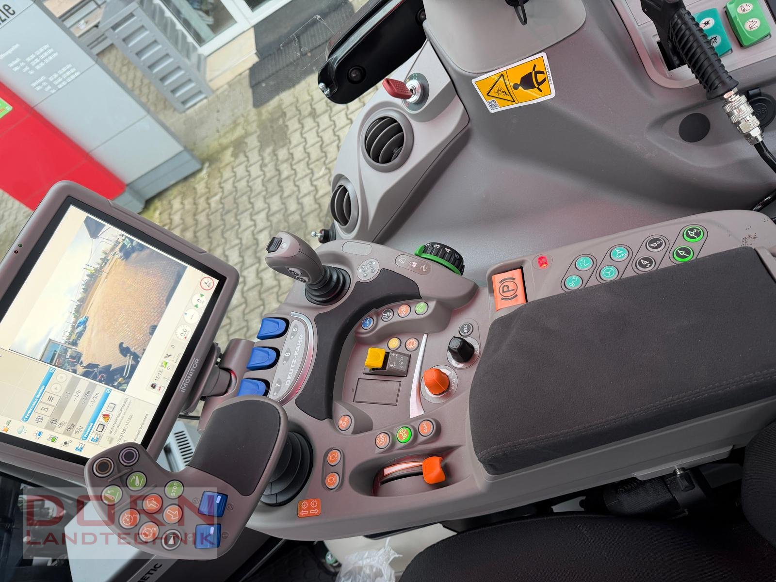 Traktor typu Deutz-Fahr Agrotron 6150.4 TTV, Gebrauchtmaschine v Bruckberg (Obrázek 12)