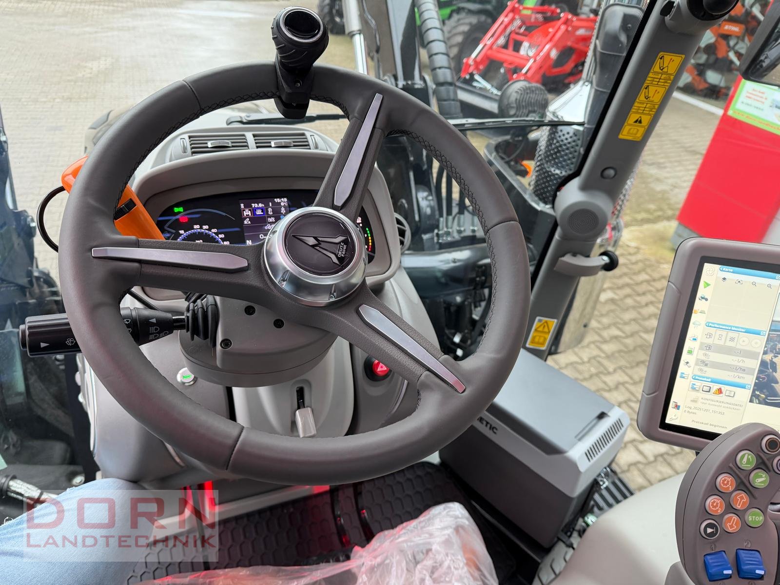 Traktor typu Deutz-Fahr Agrotron 6150.4 TTV, Gebrauchtmaschine v Bruckberg (Obrázek 14)