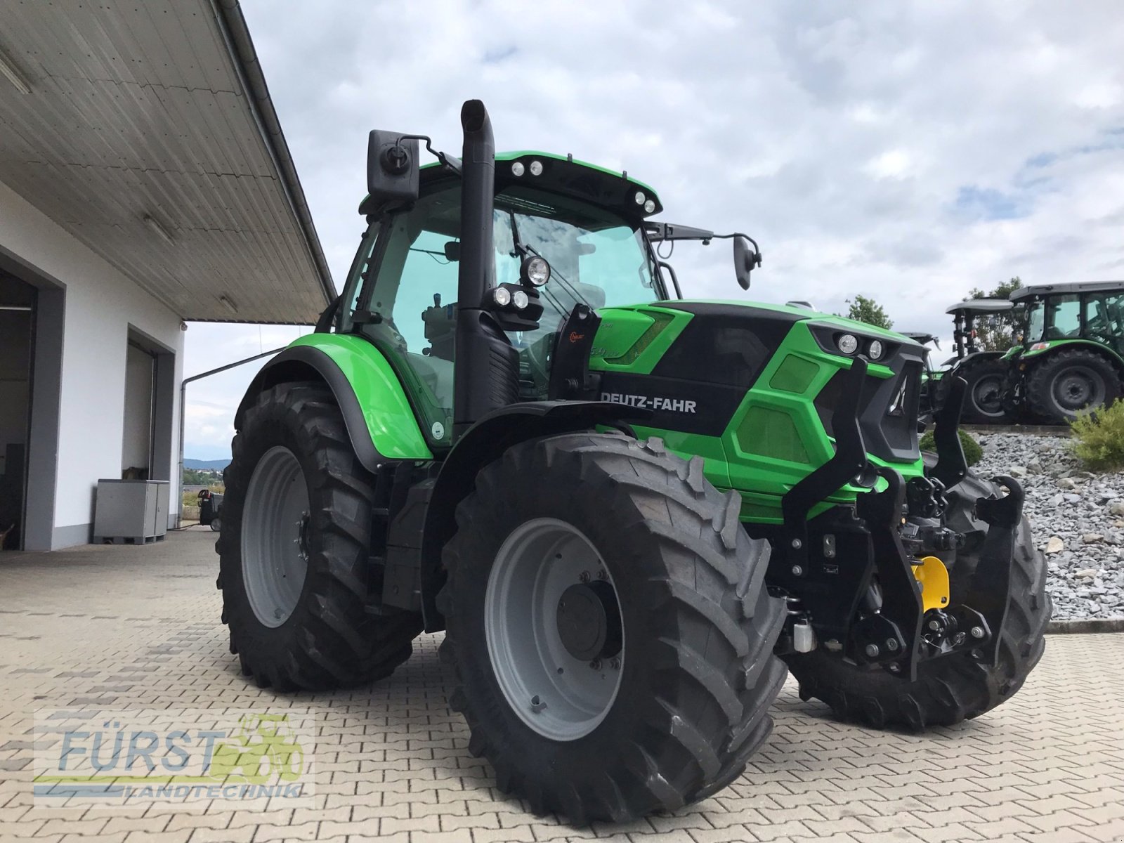 Traktor типа Deutz-Fahr Agrotron 6155.4 TTV, Gebrauchtmaschine в Perlesreut (Фотография 2)