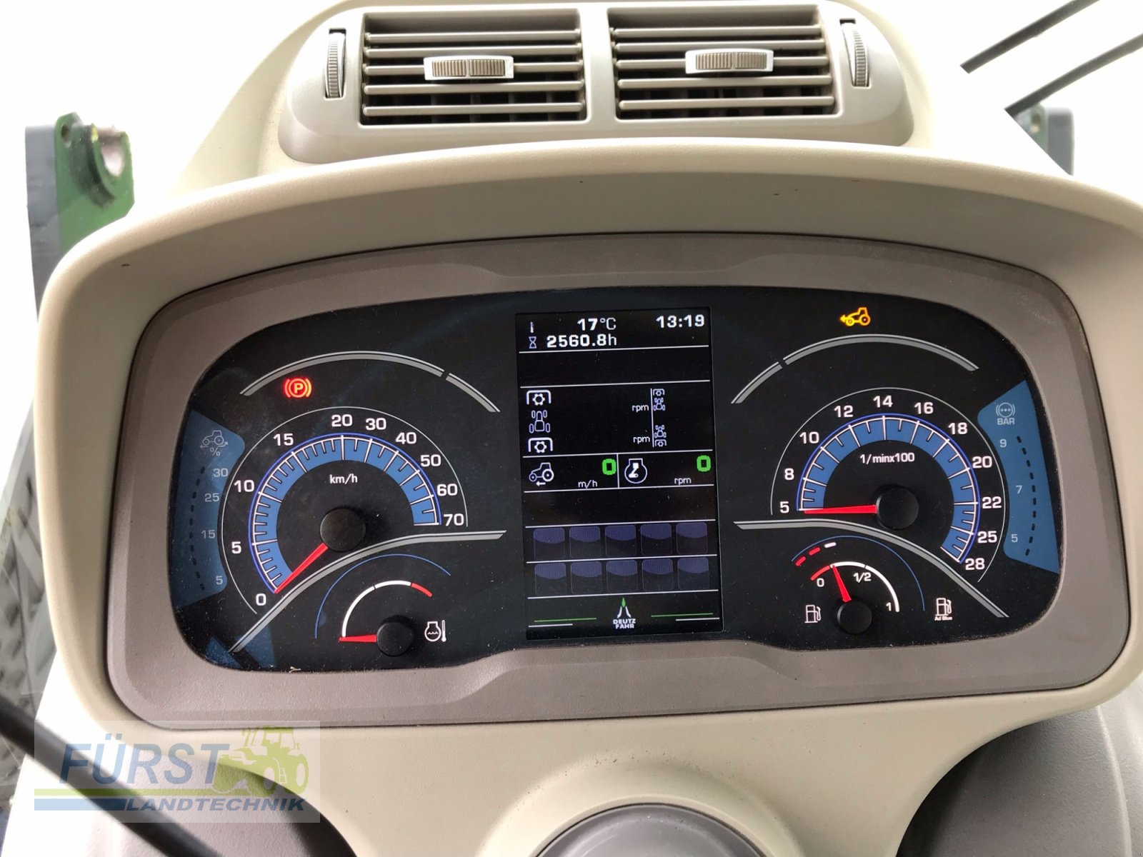 Traktor типа Deutz-Fahr Agrotron 6155.4 TTV, Gebrauchtmaschine в Perlesreut (Фотография 8)